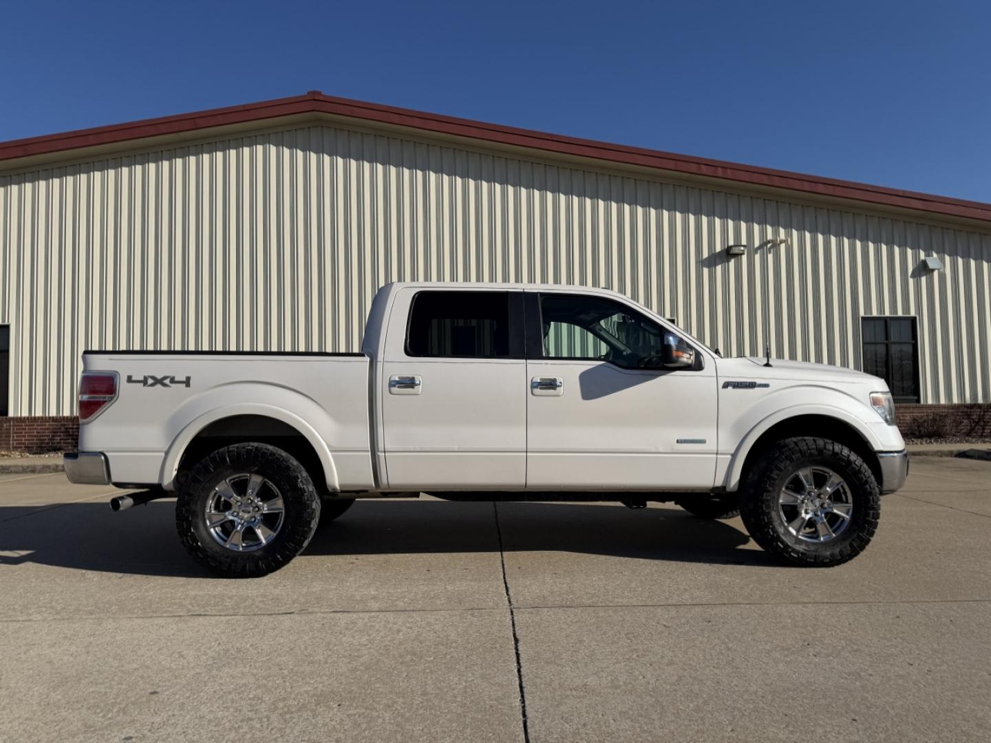 2013 WHITE /Black Ford F-150 Lariat SuperCrew 6.5-ft. Bed 4WD (1FTFW1ET1DK) with an 3.5L V6 TURBO engine, Automatic transmission, located at 2990 Old Orchard Rd., Jackson, MO, 63755, 37.354214, -89.612106 - 2013 Ford F-150 Lariat 159xxx miles 4x4 3.5L V6 Automatic Leather Navigation Power/Heated/Cooled Seats Backup Camera Sunroof Bluetooth Remote Start Cruise Power Windows/Locks/Mirrors We have financing available and we accept trades! Fill out a credit application on our website or come - Photo#11
