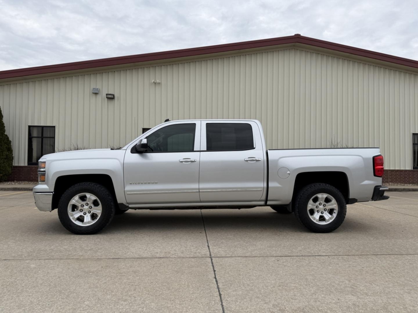 2014 SILVER /Tan Chevrolet Silverado 1500 LTZ Crew Cab 4WD (3GCUKSEC7EG) with an 5.3L V8 engine, Automatic transmission, located at 2990 Old Orchard Rd., Jackson, MO, 63755, 37.354214, -89.612106 - 2014 Chevrolet Silverado 1500 LTZ 174xxx miles 4x4 5.3L V8 Automatic Leather Backup Camera Power/Heated/Cooled Seats Heated Steering Wheel Bluetooth Cruise Power Windows/Locks/Mirrors We have financing available and we accept trades! Fill out a credit application on our website or come b - Photo#7