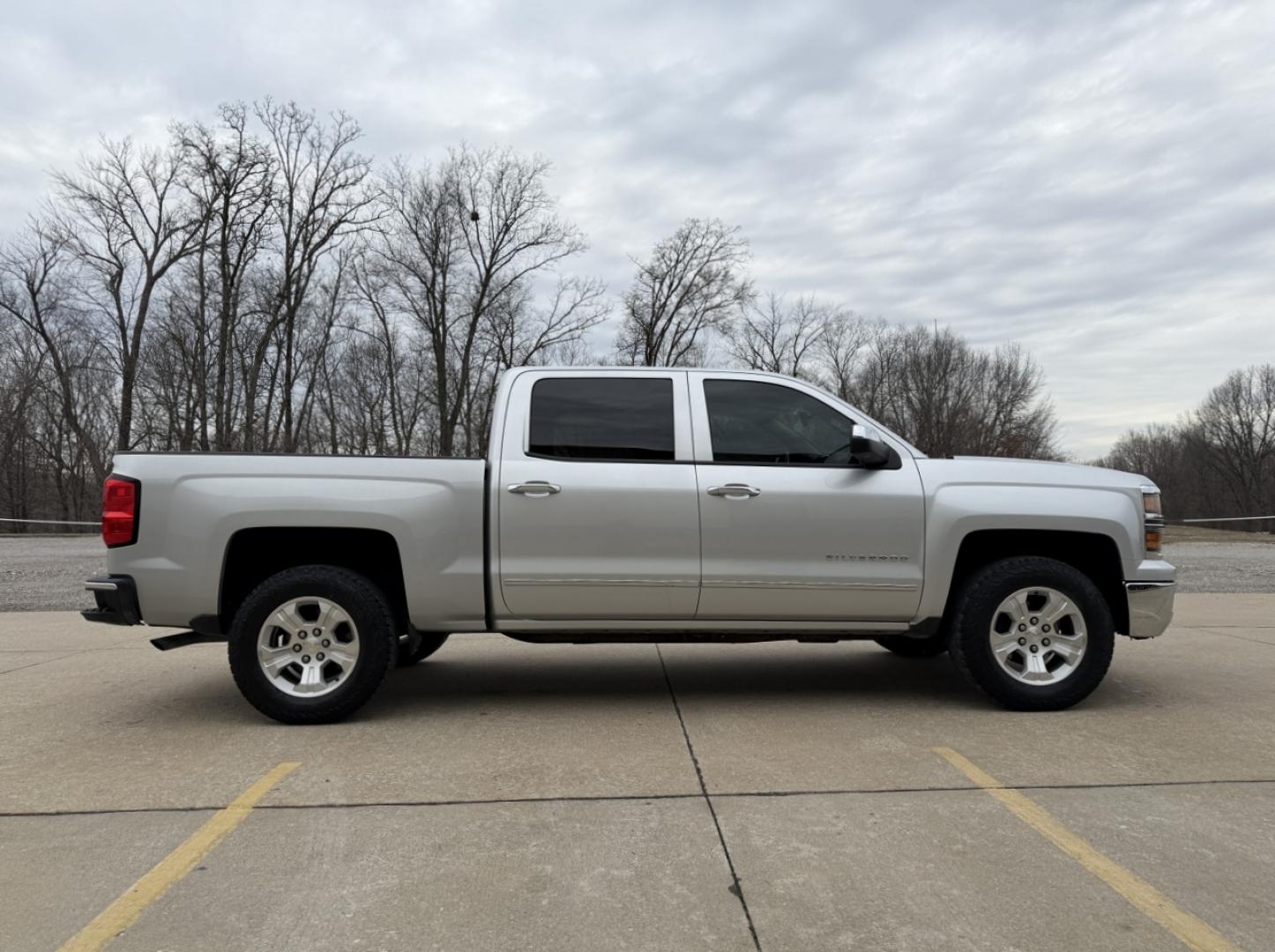 2014 SILVER /Tan Chevrolet Silverado 1500 LTZ Crew Cab 4WD (3GCUKSEC7EG) with an 5.3L V8 engine, Automatic transmission, located at 2990 Old Orchard Rd., Jackson, MO, 63755, 37.354214, -89.612106 - 2014 Chevrolet Silverado 1500 LTZ 174xxx miles 4x4 5.3L V8 Automatic Leather Backup Camera Power/Heated/Cooled Seats Heated Steering Wheel Bluetooth Cruise Power Windows/Locks/Mirrors We have financing available and we accept trades! Fill out a credit application on our website or come b - Photo#8