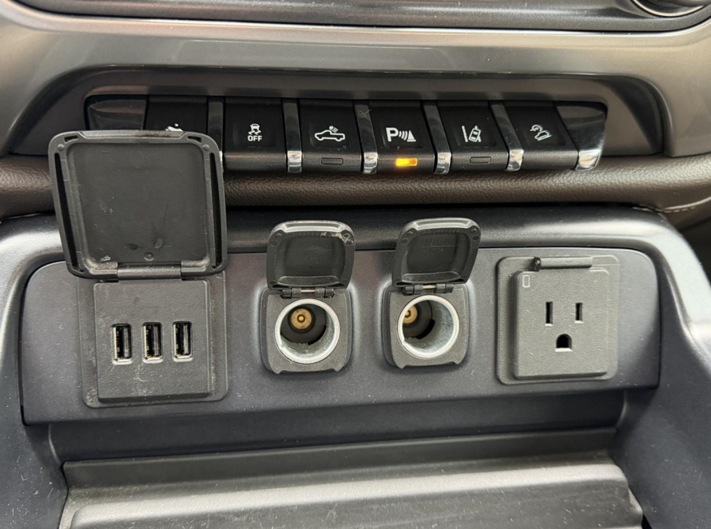 2014 SILVER /Tan Chevrolet Silverado 1500 LTZ Crew Cab 4WD (3GCUKSEC7EG) with an 5.3L V8 engine, Automatic transmission, located at 2990 Old Orchard Rd., Jackson, MO, 63755, 37.354214, -89.612106 - 2014 Chevrolet Silverado 1500 LTZ 174xxx miles 4x4 5.3L V8 Automatic Leather Backup Camera Power/Heated/Cooled Seats Heated Steering Wheel Bluetooth Cruise Power Windows/Locks/Mirrors We have financing available and we accept trades! Fill out a credit application on our website or come b - Photo#27