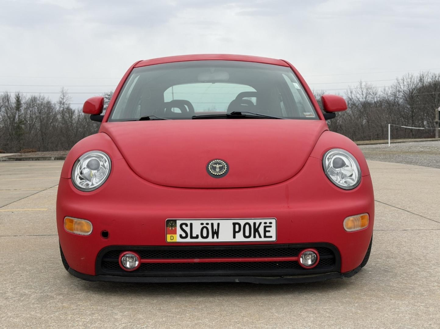 1998 RED /Gray Volkswagen New Beetle Base (3VWBB61C9WM) with an 2.0L 4 Cyl. engine, Manual transmission, located at 2990 Old Orchard Rd., Jackson, MO, 63755, 37.354214, -89.612106 - 1998 Volkswagen New Beetle 87xxx miles Front Wheel Drive 2.0L 4 Cyl. Manual We have financing available and we accept trades! Fill out a credit application on our website or come by today! If you have any questions, give us a call at (573) 204-7777 or visit our website at firstautocredit.com. - Photo#8