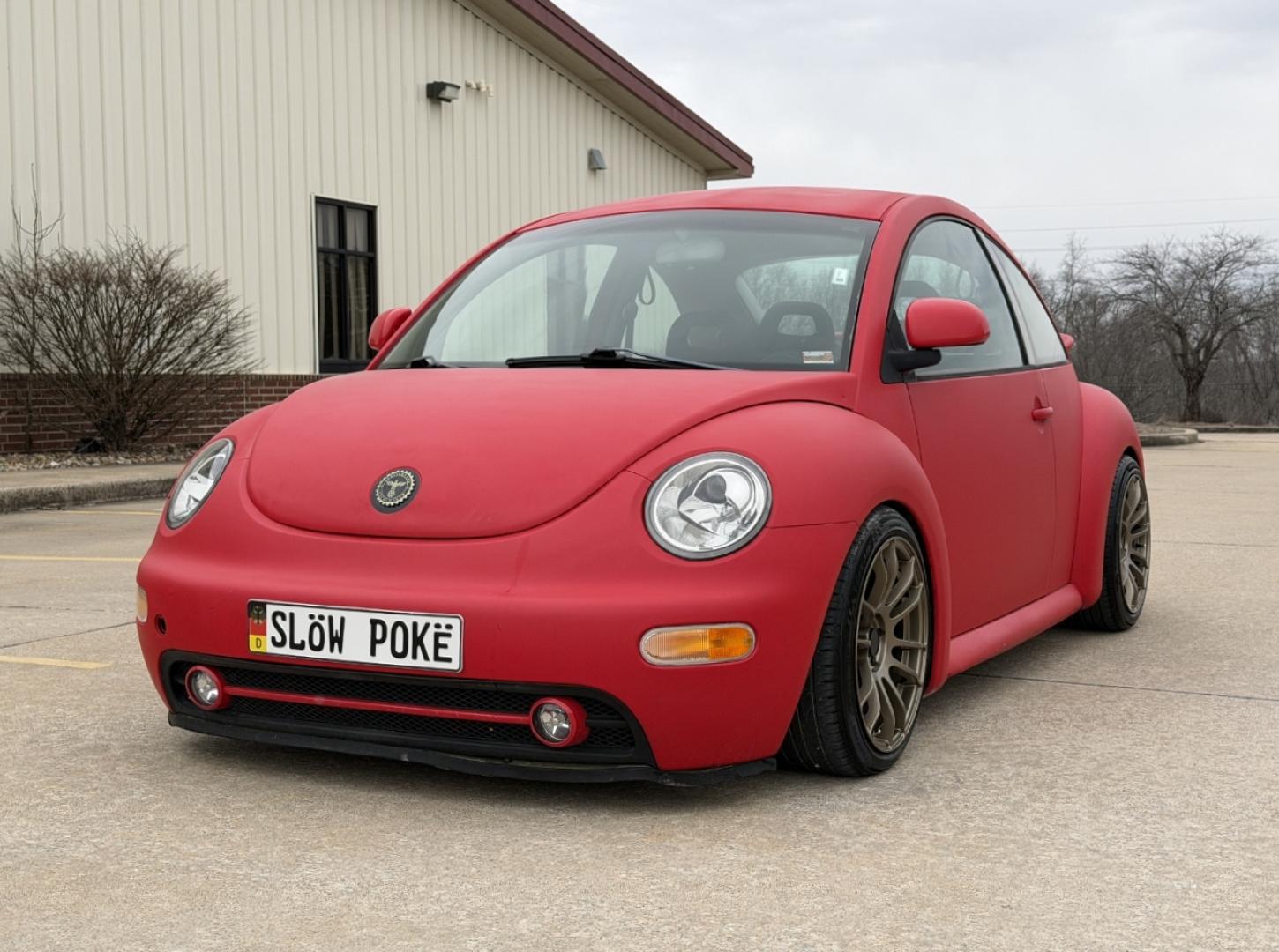 1998 RED /Gray Volkswagen New Beetle Base (3VWBB61C9WM) with an 2.0L 4 Cyl. engine, Manual transmission, located at 2990 Old Orchard Rd., Jackson, MO, 63755, 37.354214, -89.612106 - 1998 Volkswagen New Beetle 87xxx miles Front Wheel Drive 2.0L 4 Cyl. Manual We have financing available and we accept trades! Fill out a credit application on our website or come by today! If you have any questions, give us a call at (573) 204-7777 or visit our website at firstautocredit.com. - Photo#2
