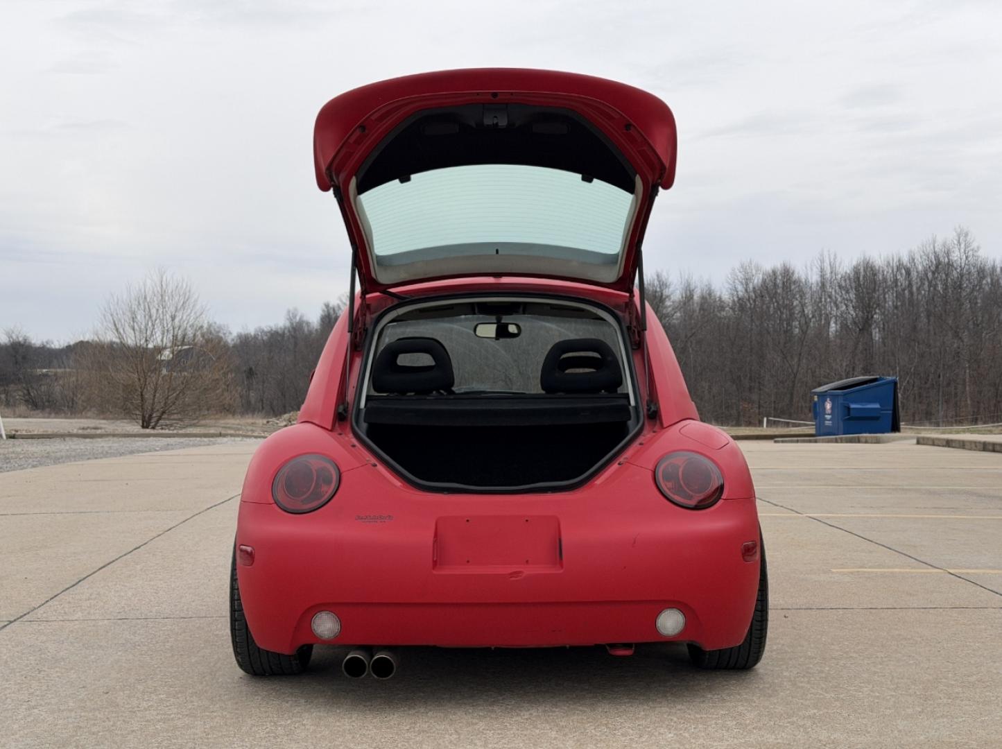 1998 RED /Gray Volkswagen New Beetle Base (3VWBB61C9WM) with an 2.0L 4 Cyl. engine, Manual transmission, located at 2990 Old Orchard Rd., Jackson, MO, 63755, 37.354214, -89.612106 - 1998 Volkswagen New Beetle 87xxx miles Front Wheel Drive 2.0L 4 Cyl. Manual We have financing available and we accept trades! Fill out a credit application on our website or come by today! If you have any questions, give us a call at (573) 204-7777 or visit our website at firstautocredit.com. - Photo#14