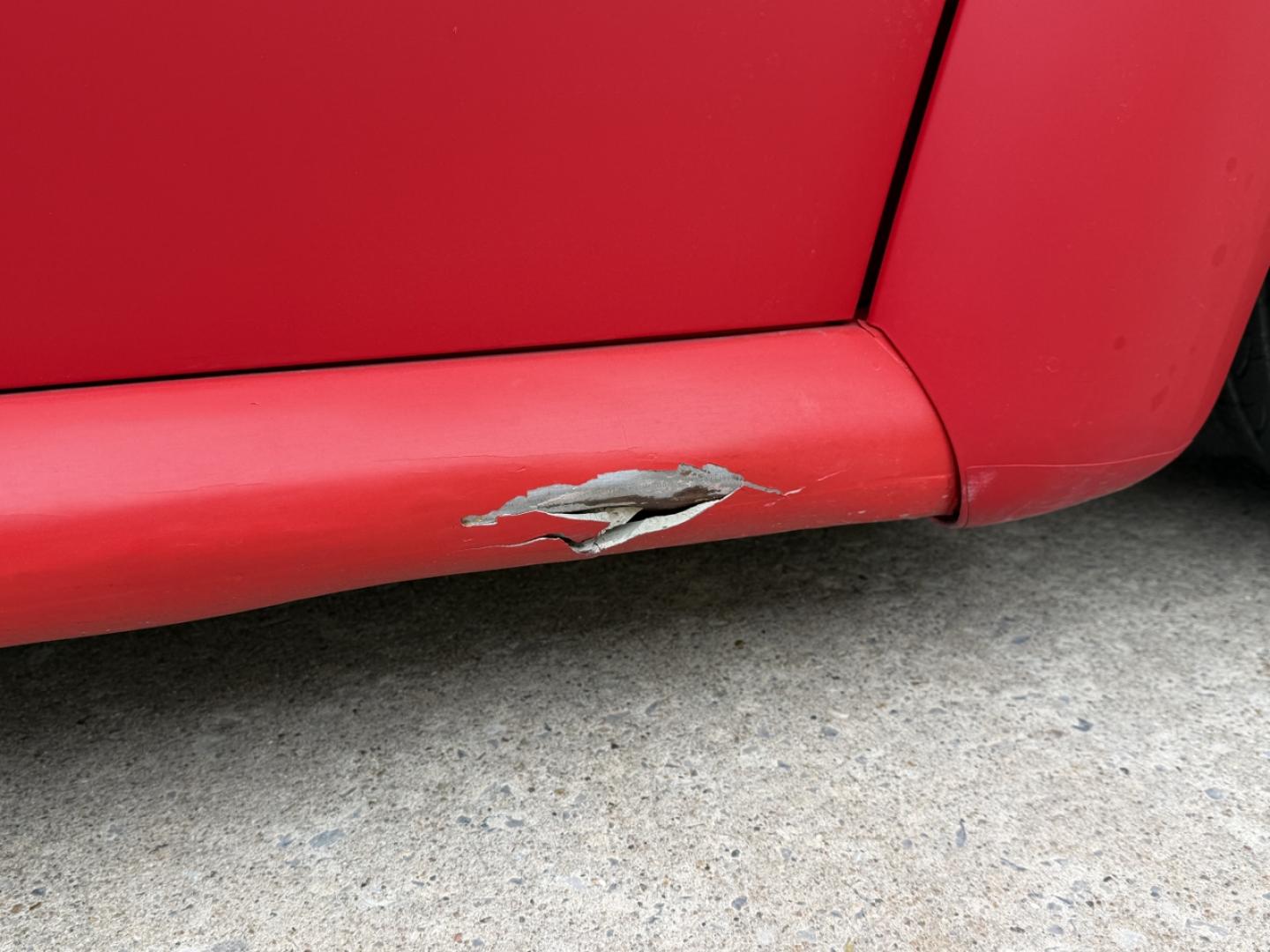 1998 RED /Gray Volkswagen New Beetle Base (3VWBB61C9WM) with an 2.0L 4 Cyl. engine, Manual transmission, located at 2990 Old Orchard Rd., Jackson, MO, 63755, 37.354214, -89.612106 - 1998 Volkswagen New Beetle 87xxx miles Front Wheel Drive 2.0L 4 Cyl. Manual We have financing available and we accept trades! Fill out a credit application on our website or come by today! If you have any questions, give us a call at (573) 204-7777 or visit our website at firstautocredit.com. - Photo#37