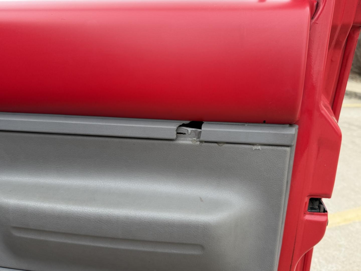 1998 RED /Gray Volkswagen New Beetle Base (3VWBB61C9WM) with an 2.0L 4 Cyl. engine, Manual transmission, located at 2990 Old Orchard Rd., Jackson, MO, 63755, 37.354214, -89.612106 - 1998 Volkswagen New Beetle 87xxx miles Front Wheel Drive 2.0L 4 Cyl. Manual We have financing available and we accept trades! Fill out a credit application on our website or come by today! If you have any questions, give us a call at (573) 204-7777 or visit our website at firstautocredit.com. - Photo#42