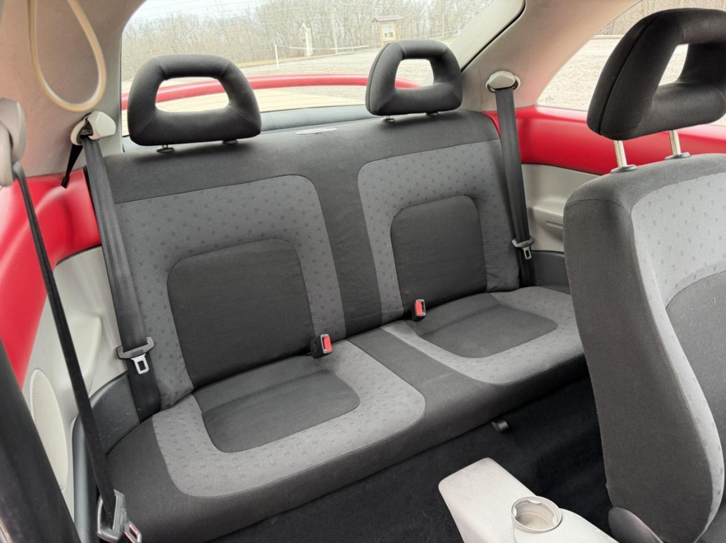 1998 RED /Gray Volkswagen New Beetle Base (3VWBB61C9WM) with an 2.0L 4 Cyl. engine, Manual transmission, located at 2990 Old Orchard Rd., Jackson, MO, 63755, 37.354214, -89.612106 - 1998 Volkswagen New Beetle 87xxx miles Front Wheel Drive 2.0L 4 Cyl. Manual We have financing available and we accept trades! Fill out a credit application on our website or come by today! If you have any questions, give us a call at (573) 204-7777 or visit our website at firstautocredit.com. - Photo#13