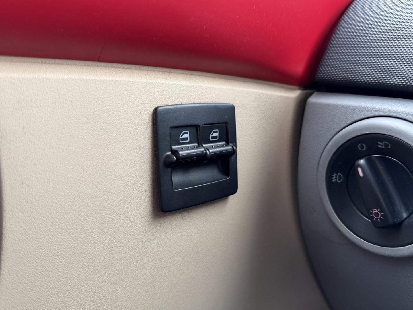 1998 RED /Gray Volkswagen New Beetle Base (3VWBB61C9WM) with an 2.0L 4 Cyl. engine, Manual transmission, located at 2990 Old Orchard Rd., Jackson, MO, 63755, 37.354214, -89.612106 - 1998 Volkswagen New Beetle 87xxx miles Front Wheel Drive 2.0L 4 Cyl. Manual We have financing available and we accept trades! Fill out a credit application on our website or come by today! If you have any questions, give us a call at (573) 204-7777 or visit our website at firstautocredit.com. - Photo#21