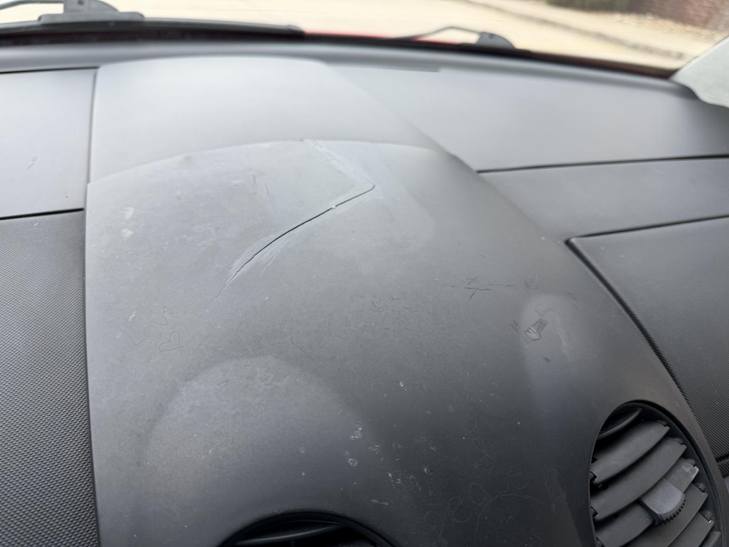 1998 RED /Gray Volkswagen New Beetle Base (3VWBB61C9WM) with an 2.0L 4 Cyl. engine, Manual transmission, located at 2990 Old Orchard Rd., Jackson, MO, 63755, 37.354214, -89.612106 - 1998 Volkswagen New Beetle 87xxx miles Front Wheel Drive 2.0L 4 Cyl. Manual We have financing available and we accept trades! Fill out a credit application on our website or come by today! If you have any questions, give us a call at (573) 204-7777 or visit our website at firstautocredit.com. - Photo#44