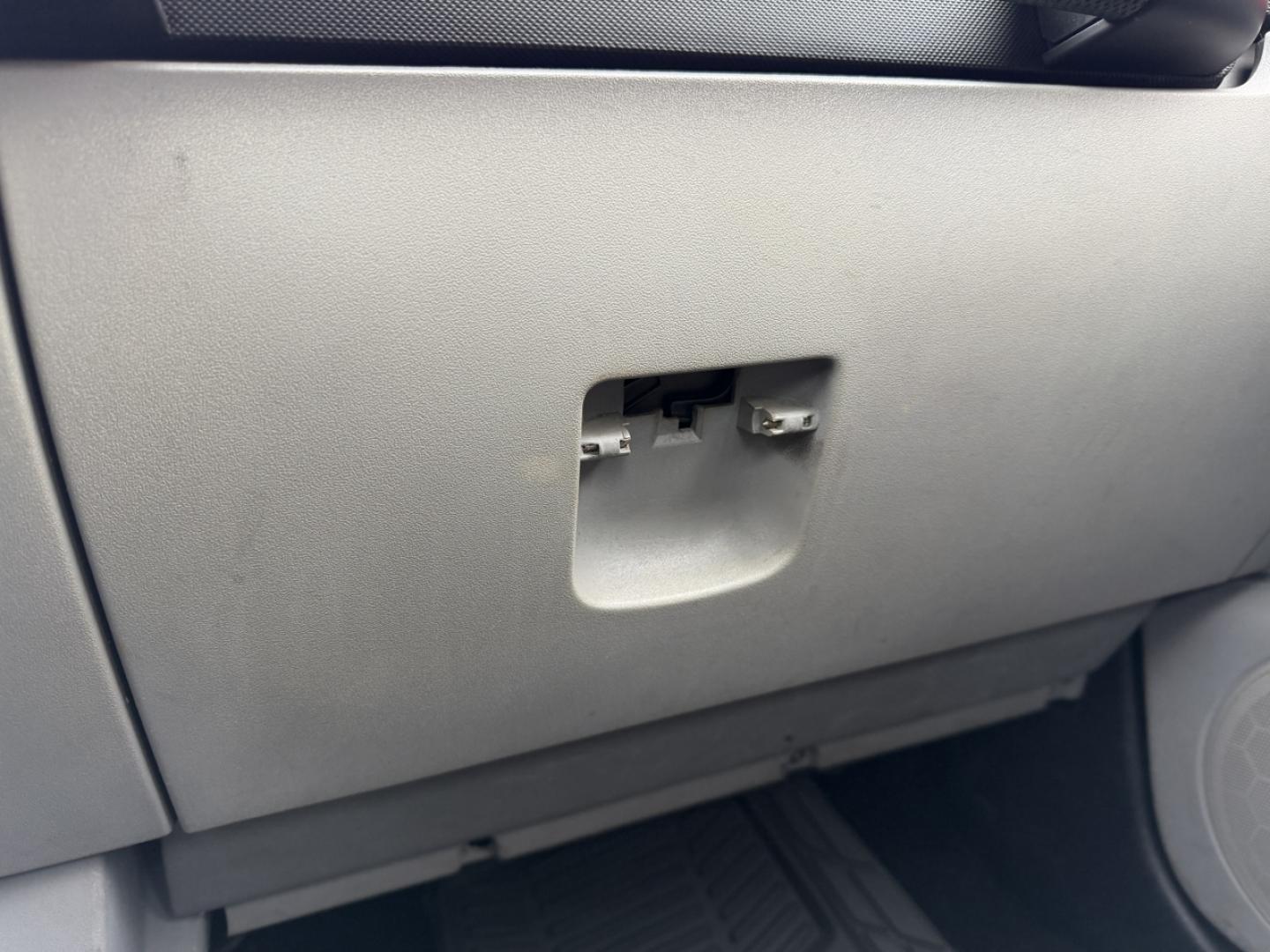 1998 RED /Gray Volkswagen New Beetle Base (3VWBB61C9WM) with an 2.0L 4 Cyl. engine, Manual transmission, located at 2990 Old Orchard Rd., Jackson, MO, 63755, 37.354214, -89.612106 - 1998 Volkswagen New Beetle 87xxx miles Front Wheel Drive 2.0L 4 Cyl. Manual We have financing available and we accept trades! Fill out a credit application on our website or come by today! If you have any questions, give us a call at (573) 204-7777 or visit our website at firstautocredit.com. - Photo#45