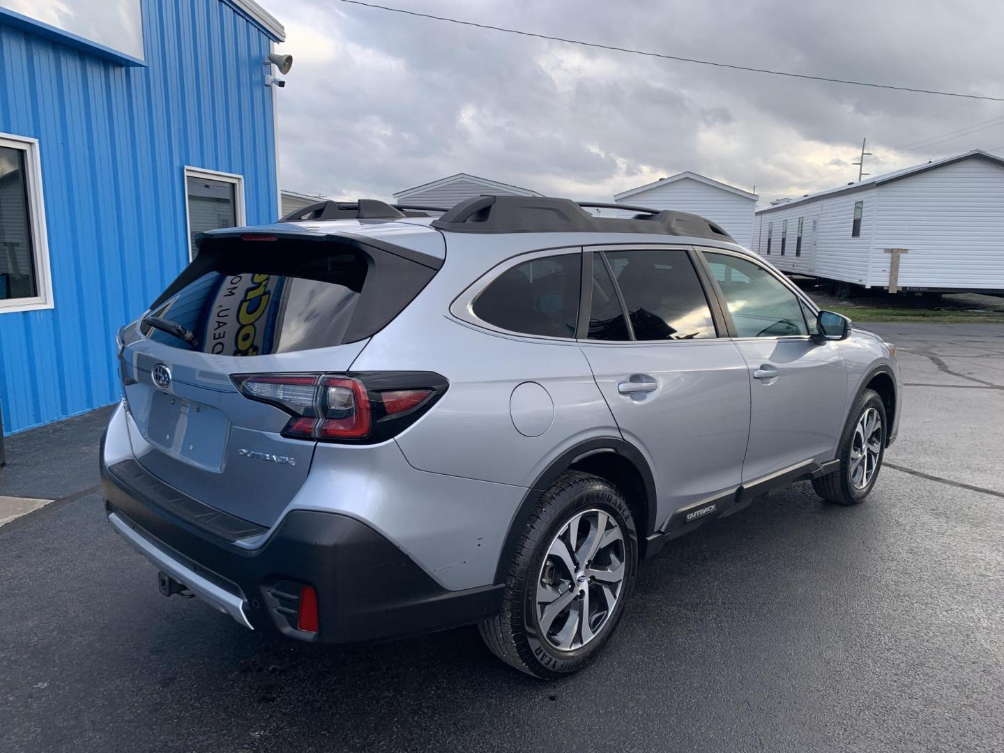 2021 SILVER /GRAY Subaru Outback Limited (4S4BTANC1M3) with an 2.5L H4 DOHC 16V engine, Automatic transmission, located at 506 S. Kingshighway, Cape Girardeau, MO, 63703, (573) 235-5000, 37.294991, -89.553635 - 2021 Subaru Outback Limited 101,xxx miles Alarm System Bluetooth Folding Rear Seat Heated Seats Heated Steering Wheel Integrated Garage Door Opener Navigation System Power Windows/Doors/Locks Proximity Sensing Keyless Entry Push-Button Engine Start Rear Window Defroster Remote Control L - Photo#9