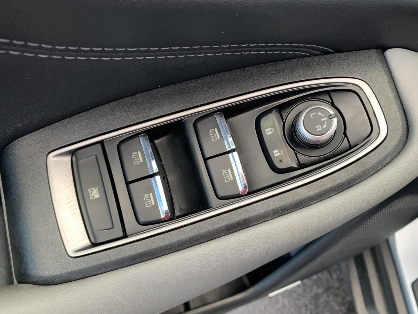 2021 SILVER /GRAY Subaru Outback Limited (4S4BTANC1M3) with an 2.5L H4 DOHC 16V engine, Automatic transmission, located at 506 S. Kingshighway, Cape Girardeau, MO, 63703, (573) 235-5000, 37.294991, -89.553635 - 2021 Subaru Outback Limited 101,xxx miles Alarm System Bluetooth Folding Rear Seat Heated Seats Heated Steering Wheel Integrated Garage Door Opener Navigation System Power Windows/Doors/Locks Proximity Sensing Keyless Entry Push-Button Engine Start Rear Window Defroster Remote Control L - Photo#19