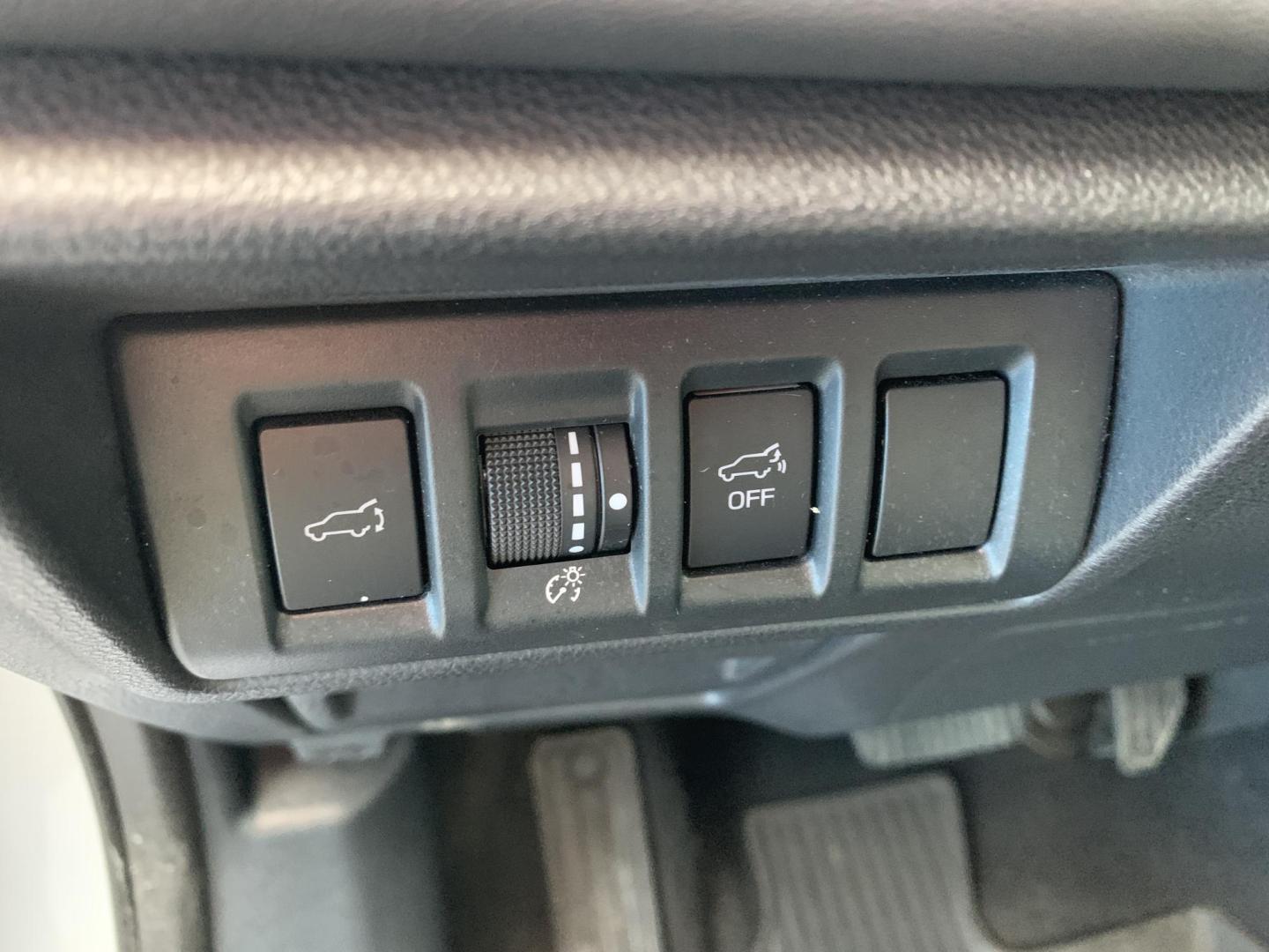 2021 SILVER /GRAY Subaru Outback Limited (4S4BTANC1M3) with an 2.5L H4 DOHC 16V engine, Automatic transmission, located at 506 S. Kingshighway, Cape Girardeau, MO, 63703, (573) 235-5000, 37.294991, -89.553635 - 2021 Subaru Outback Limited 101,xxx miles Alarm System Bluetooth Folding Rear Seat Heated Seats Heated Steering Wheel Integrated Garage Door Opener Navigation System Power Windows/Doors/Locks Proximity Sensing Keyless Entry Push-Button Engine Start Rear Window Defroster Remote Control L - Photo#24