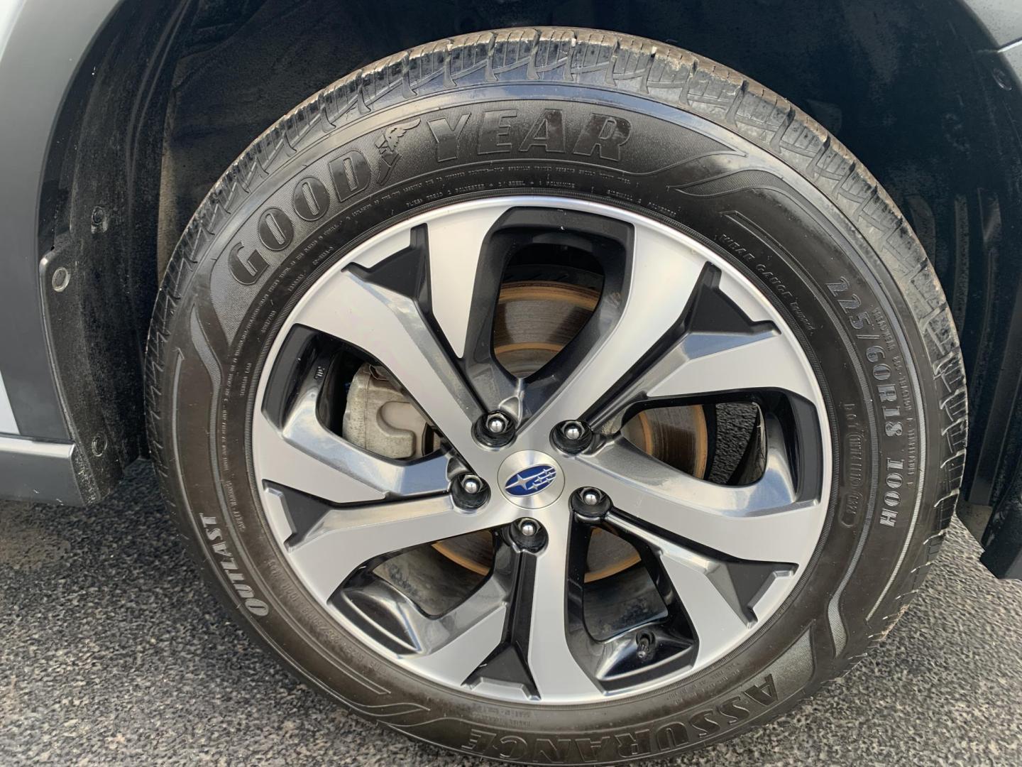 2021 SILVER /GRAY Subaru Outback Limited (4S4BTANC1M3) with an 2.5L H4 DOHC 16V engine, Automatic transmission, located at 506 S. Kingshighway, Cape Girardeau, MO, 63703, (573) 235-5000, 37.294991, -89.553635 - 2021 Subaru Outback Limited 101,xxx miles Alarm System Bluetooth Folding Rear Seat Heated Seats Heated Steering Wheel Integrated Garage Door Opener Navigation System Power Windows/Doors/Locks Proximity Sensing Keyless Entry Push-Button Engine Start Rear Window Defroster Remote Control L - Photo#36