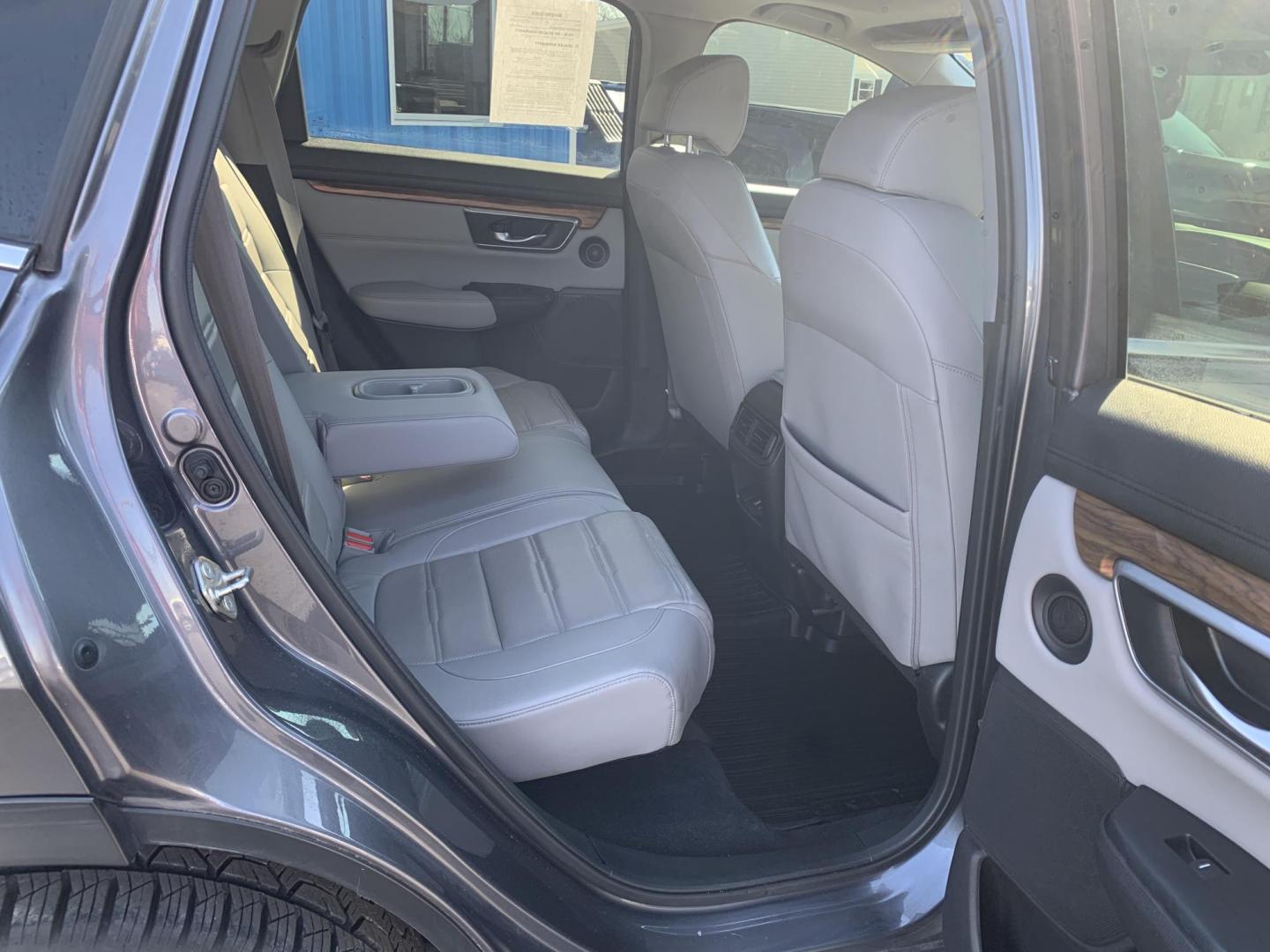 2018 GRAY /GRAY Honda CR-V EX-L AWD (5J6RW2H82JL) with an 2.4L L4 DOHC 16V engine, Automatic transmission, located at 506 S. Kingshighway, Cape Girardeau, MO, 63703, (573) 235-5000, 37.294991, -89.553635 - 2018 Honda CR-V EXL 114,xxx miles Bluetooth Cruise Control Dual Power Front Seats Folding Rear Seat Heated Seats Leather Seats Navigation System Power Driver's Seat Power Windows/Doors/Locks Proximity Sensing Keyless Entry Push-Button Engine Start Rear Window Defroster Remote Engine St - Photo#12