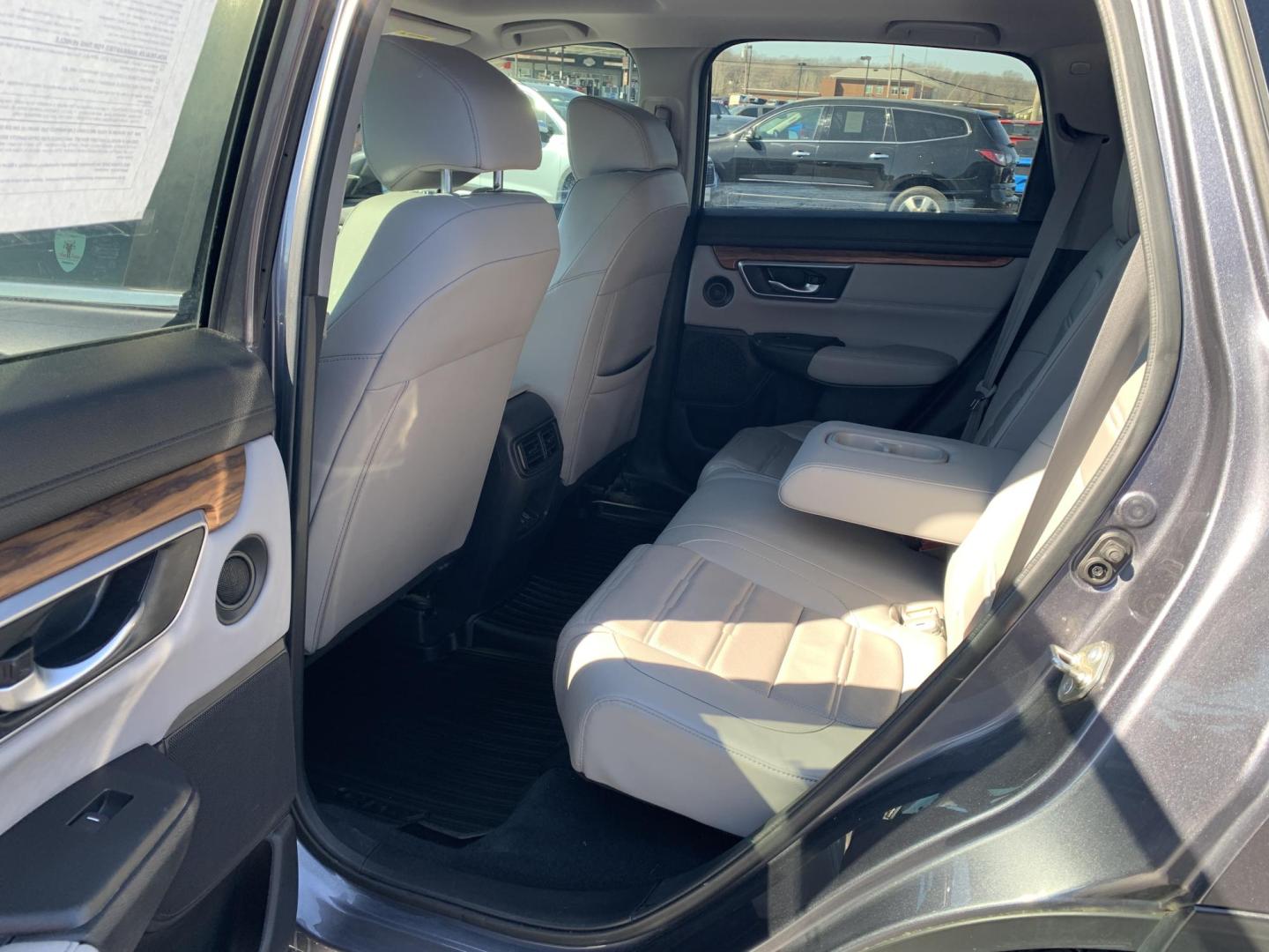 2018 GRAY /GRAY Honda CR-V EX-L AWD (5J6RW2H82JL) with an 2.4L L4 DOHC 16V engine, Automatic transmission, located at 506 S. Kingshighway, Cape Girardeau, MO, 63703, (573) 235-5000, 37.294991, -89.553635 - 2018 Honda CR-V EXL 114,xxx miles Bluetooth Cruise Control Dual Power Front Seats Folding Rear Seat Heated Seats Leather Seats Navigation System Power Driver's Seat Power Windows/Doors/Locks Proximity Sensing Keyless Entry Push-Button Engine Start Rear Window Defroster Remote Engine St - Photo#14