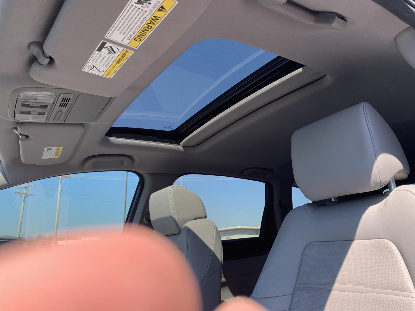 2018 GRAY /GRAY Honda CR-V EX-L AWD (5J6RW2H82JL) with an 2.4L L4 DOHC 16V engine, Automatic transmission, located at 506 S. Kingshighway, Cape Girardeau, MO, 63703, (573) 235-5000, 37.294991, -89.553635 - 2018 Honda CR-V EXL 114,xxx miles Bluetooth Cruise Control Dual Power Front Seats Folding Rear Seat Heated Seats Leather Seats Navigation System Power Driver's Seat Power Windows/Doors/Locks Proximity Sensing Keyless Entry Push-Button Engine Start Rear Window Defroster Remote Engine St - Photo#19