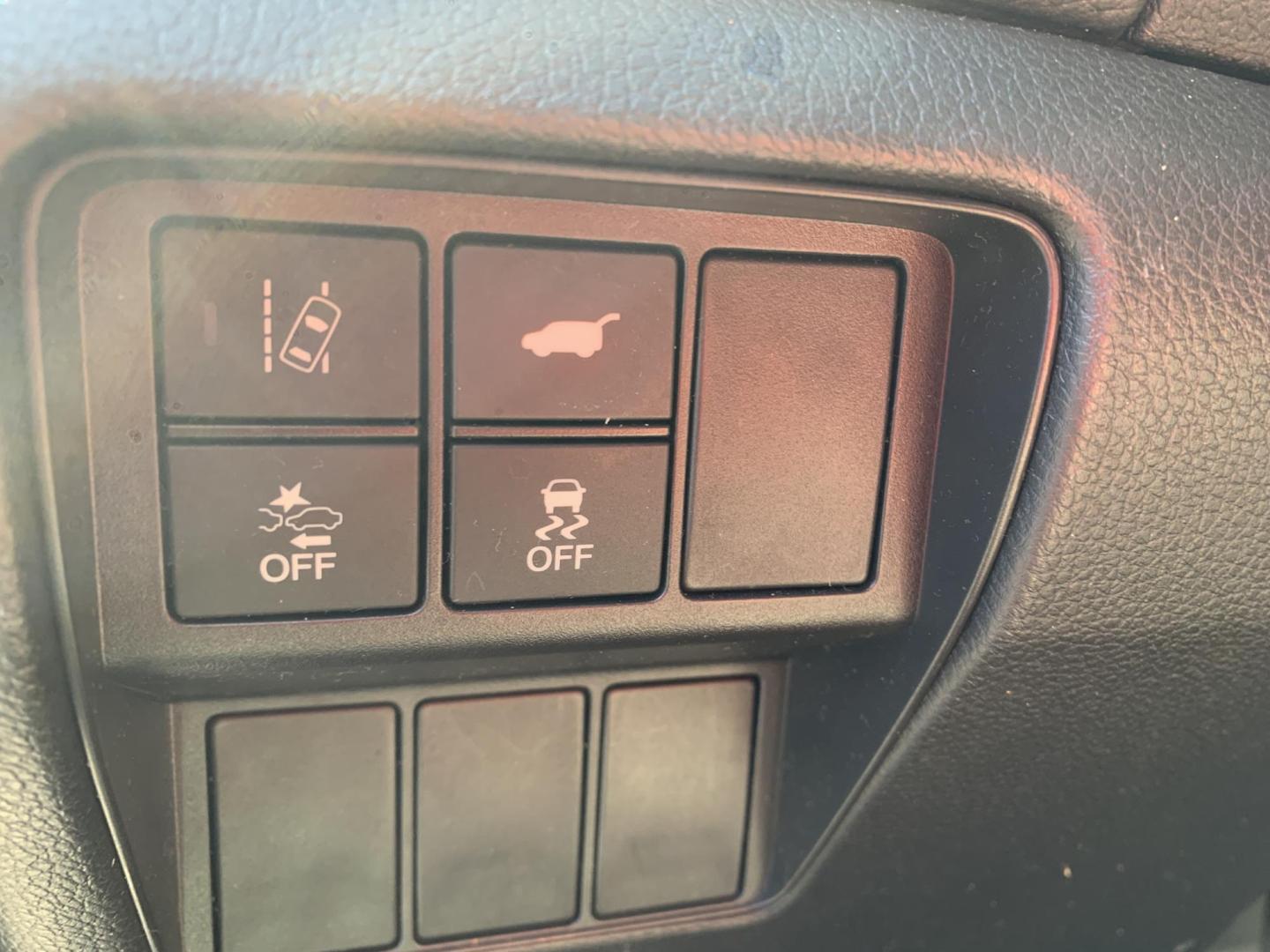 2018 GRAY /GRAY Honda CR-V EX-L AWD (5J6RW2H82JL) with an 2.4L L4 DOHC 16V engine, Automatic transmission, located at 506 S. Kingshighway, Cape Girardeau, MO, 63703, (573) 235-5000, 37.294991, -89.553635 - 2018 Honda CR-V EXL 114,xxx miles Bluetooth Cruise Control Dual Power Front Seats Folding Rear Seat Heated Seats Leather Seats Navigation System Power Driver's Seat Power Windows/Doors/Locks Proximity Sensing Keyless Entry Push-Button Engine Start Rear Window Defroster Remote Engine St - Photo#20