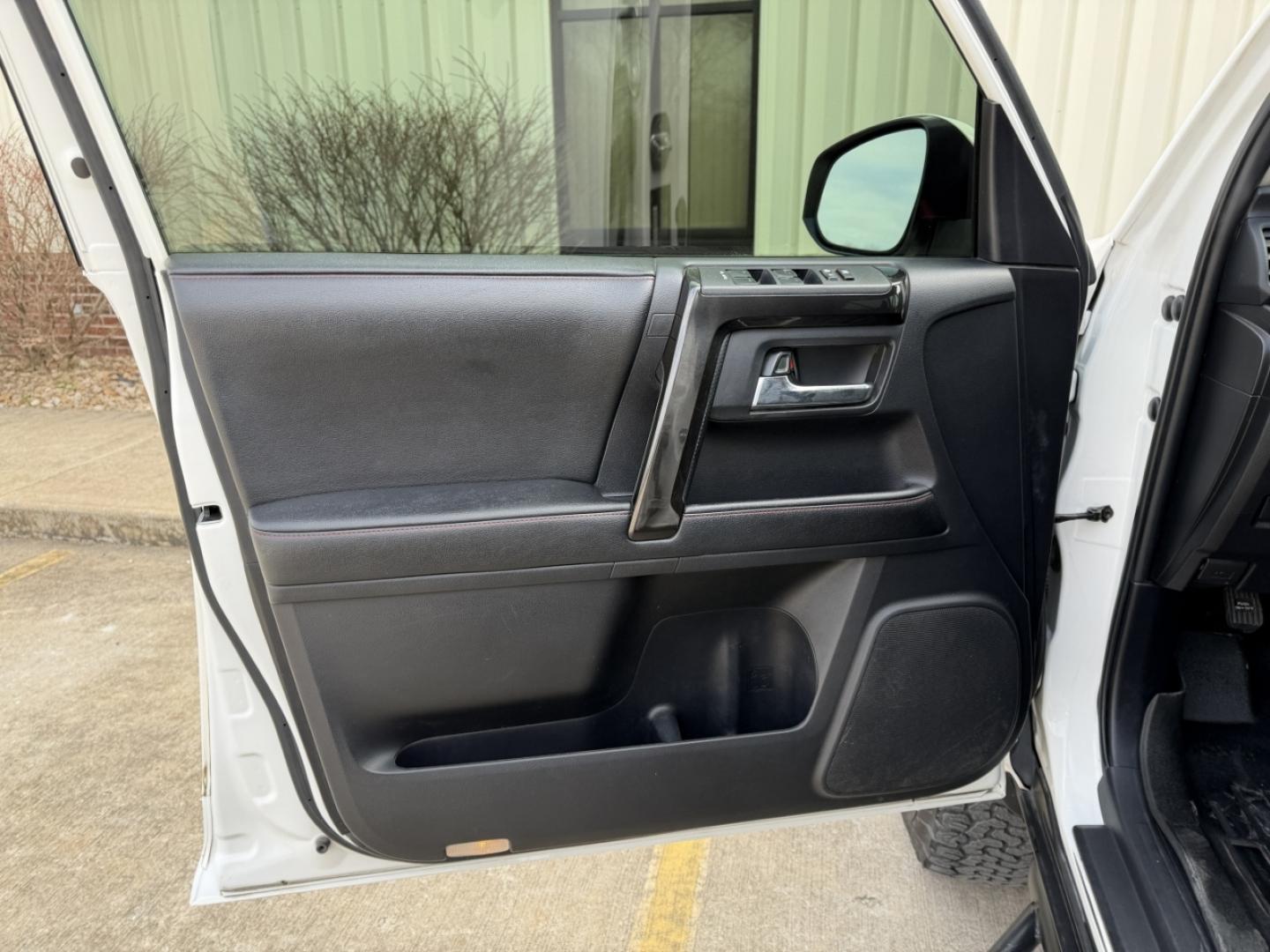 2014 WHITE /Black Toyota 4Runner SR5 4WD (JTEBU5JR4E5) with an 4.0L V6 engine, Automatic transmission, located at 2990 Old Orchard Rd., Jackson, MO, 63755, 37.354214, -89.612106 - 2014 Toyota 4Runner SR5 207xxx miles 4 Wheel Drive 4.0L V6 Automatic Backup Camera Power Driver Seat Bluetooth Cruise Power Windows/Locks/Mirrors We have financing available and we accept trades! Fill out a credit application on our website or come by today! If you have any questions, giv - Photo#12