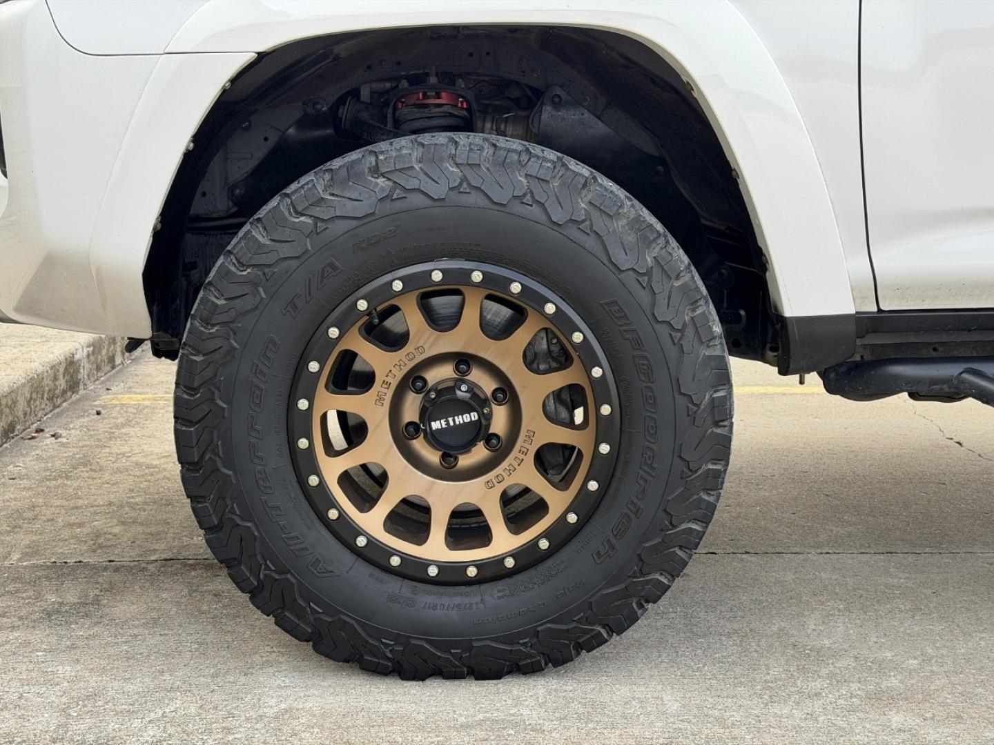 2014 WHITE /Black Toyota 4Runner SR5 4WD (JTEBU5JR4E5) with an 4.0L V6 engine, Automatic transmission, located at 2990 Old Orchard Rd., Jackson, MO, 63755, 37.354214, -89.612106 - 2014 Toyota 4Runner SR5 207xxx miles 4 Wheel Drive 4.0L V6 Automatic Backup Camera Power Driver Seat Bluetooth Cruise Power Windows/Locks/Mirrors We have financing available and we accept trades! Fill out a credit application on our website or come by today! If you have any questions, giv - Photo#34