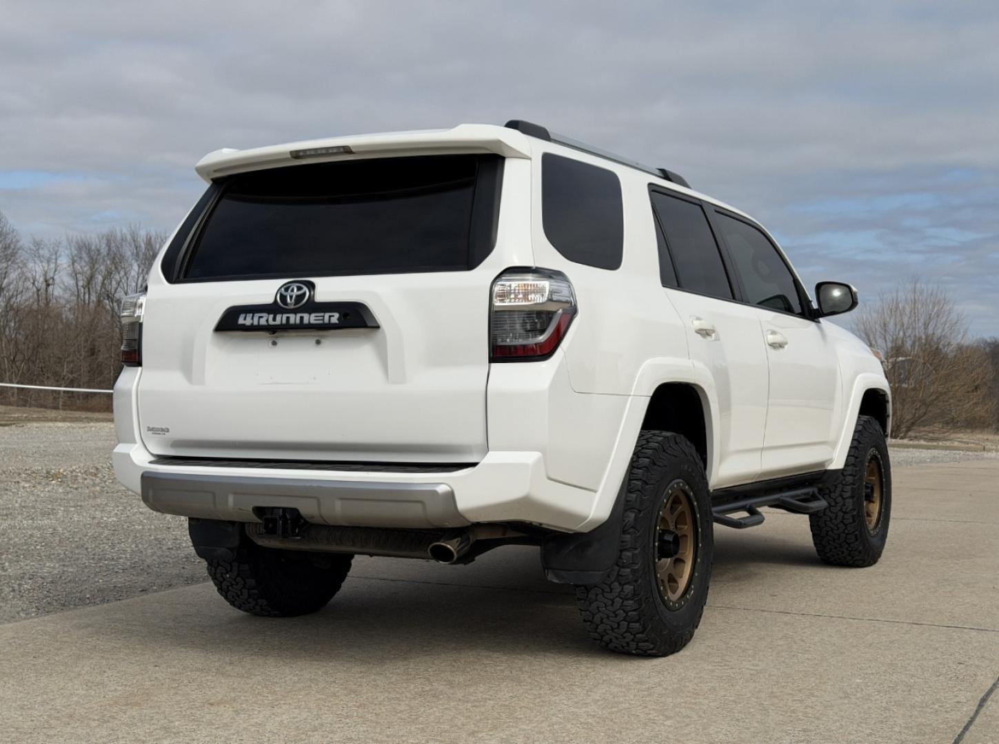 2014 WHITE /Black Toyota 4Runner SR5 4WD (JTEBU5JR4E5) with an 4.0L V6 engine, Automatic transmission, located at 2990 Old Orchard Rd., Jackson, MO, 63755, 37.354214, -89.612106 - 2014 Toyota 4Runner SR5 207xxx miles 4 Wheel Drive 4.0L V6 Automatic Backup Camera Power Driver Seat Bluetooth Cruise Power Windows/Locks/Mirrors We have financing available and we accept trades! Fill out a credit application on our website or come by today! If you have any questions, giv - Photo#8