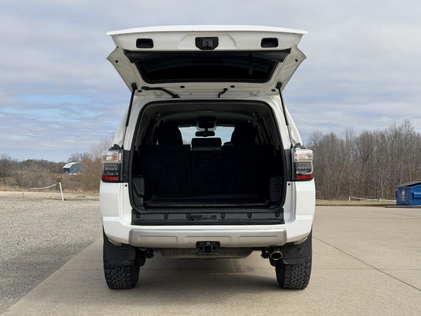 2014 WHITE /Black Toyota 4Runner SR5 4WD (JTEBU5JR4E5) with an 4.0L V6 engine, Automatic transmission, located at 2990 Old Orchard Rd., Jackson, MO, 63755, 37.354214, -89.612106 - 2014 Toyota 4Runner SR5 207xxx miles 4 Wheel Drive 4.0L V6 Automatic Backup Camera Power Driver Seat Bluetooth Cruise Power Windows/Locks/Mirrors We have financing available and we accept trades! Fill out a credit application on our website or come by today! If you have any questions, giv - Photo#18