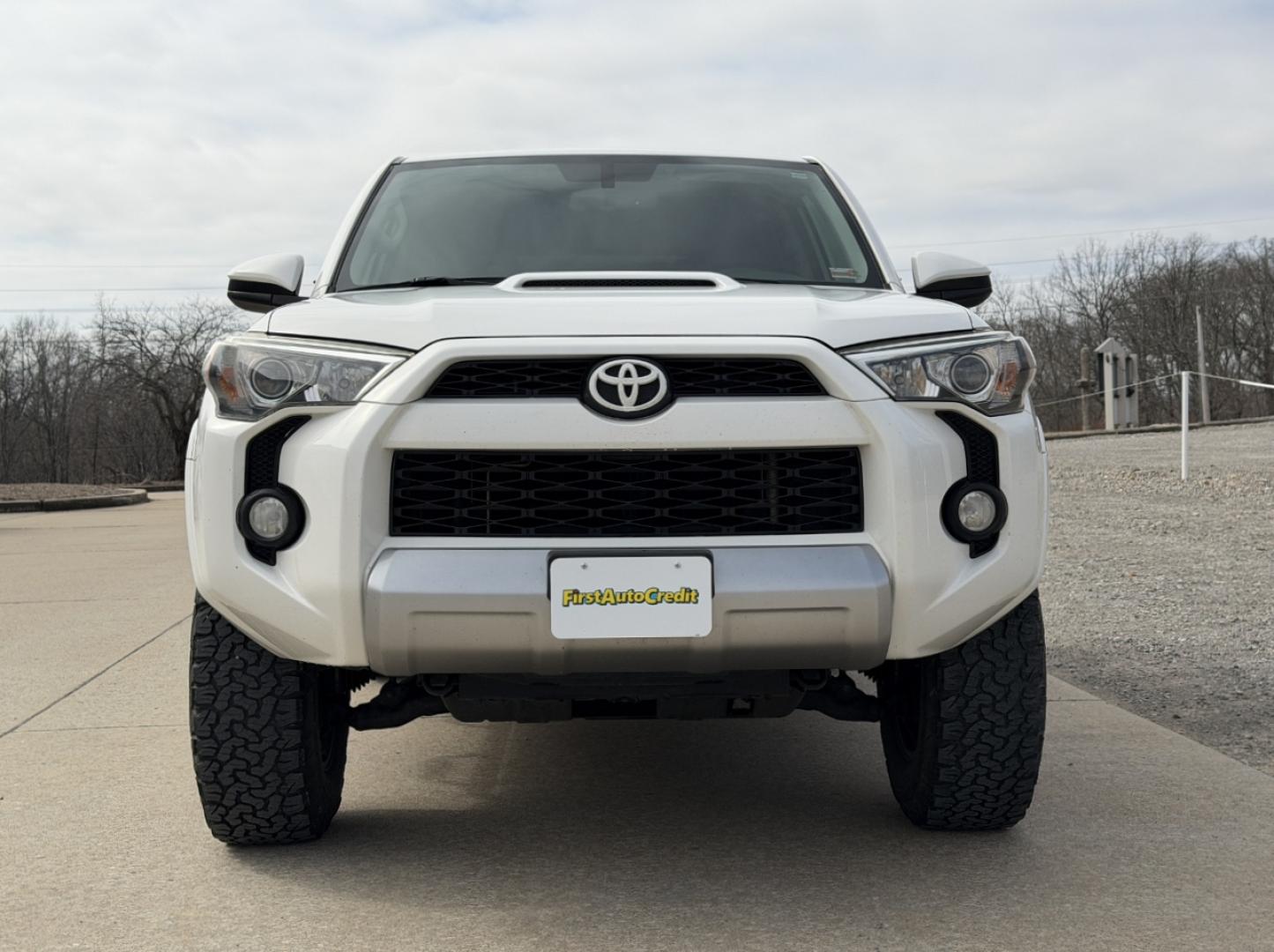 2014 WHITE /Black Toyota 4Runner SR5 4WD (JTEBU5JR4E5) with an 4.0L V6 engine, Automatic transmission, located at 2990 Old Orchard Rd., Jackson, MO, 63755, 37.354214, -89.612106 - 2014 Toyota 4Runner SR5 207xxx miles 4 Wheel Drive 4.0L V6 Automatic Backup Camera Power Driver Seat Bluetooth Cruise Power Windows/Locks/Mirrors We have financing available and we accept trades! Fill out a credit application on our website or come by today! If you have any questions, giv - Photo#11