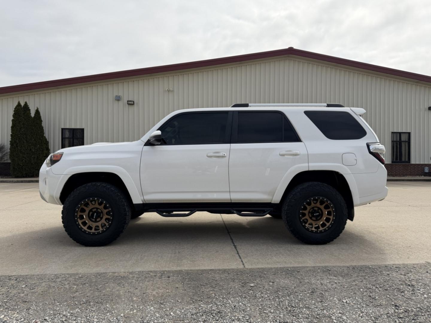 2014 WHITE /Black Toyota 4Runner SR5 4WD (JTEBU5JR4E5) with an 4.0L V6 engine, Automatic transmission, located at 2990 Old Orchard Rd., Jackson, MO, 63755, 37.354214, -89.612106 - 2014 Toyota 4Runner SR5 207xxx miles 4 Wheel Drive 4.0L V6 Automatic Backup Camera Power Driver Seat Bluetooth Cruise Power Windows/Locks/Mirrors We have financing available and we accept trades! Fill out a credit application on our website or come by today! If you have any questions, giv - Photo#6
