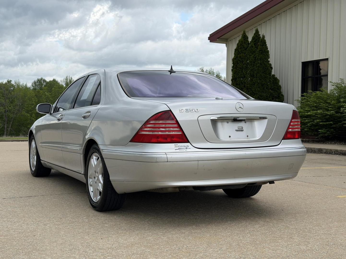 2006 SILVER /Gray Mercedes-Benz S-Class S350 (WDBNF67J76A) with an 3.7L V6 engine, Automatic transmission, located at 2990 Old Orchard Rd., Jackson, MO, 63755, 37.354214, -89.612106 - 2006 Mercedes-Benz S-Class S350 129xxx miles Rear Wheel Drive 3.7L V6 Automatic Leather Navigation Power/Heated Seats Sunroof Cruise Power Windows/Locks/Mirrors We have financing available and we accept trades! Fill out a credit application on our website or come by today! If you have an - Photo#9