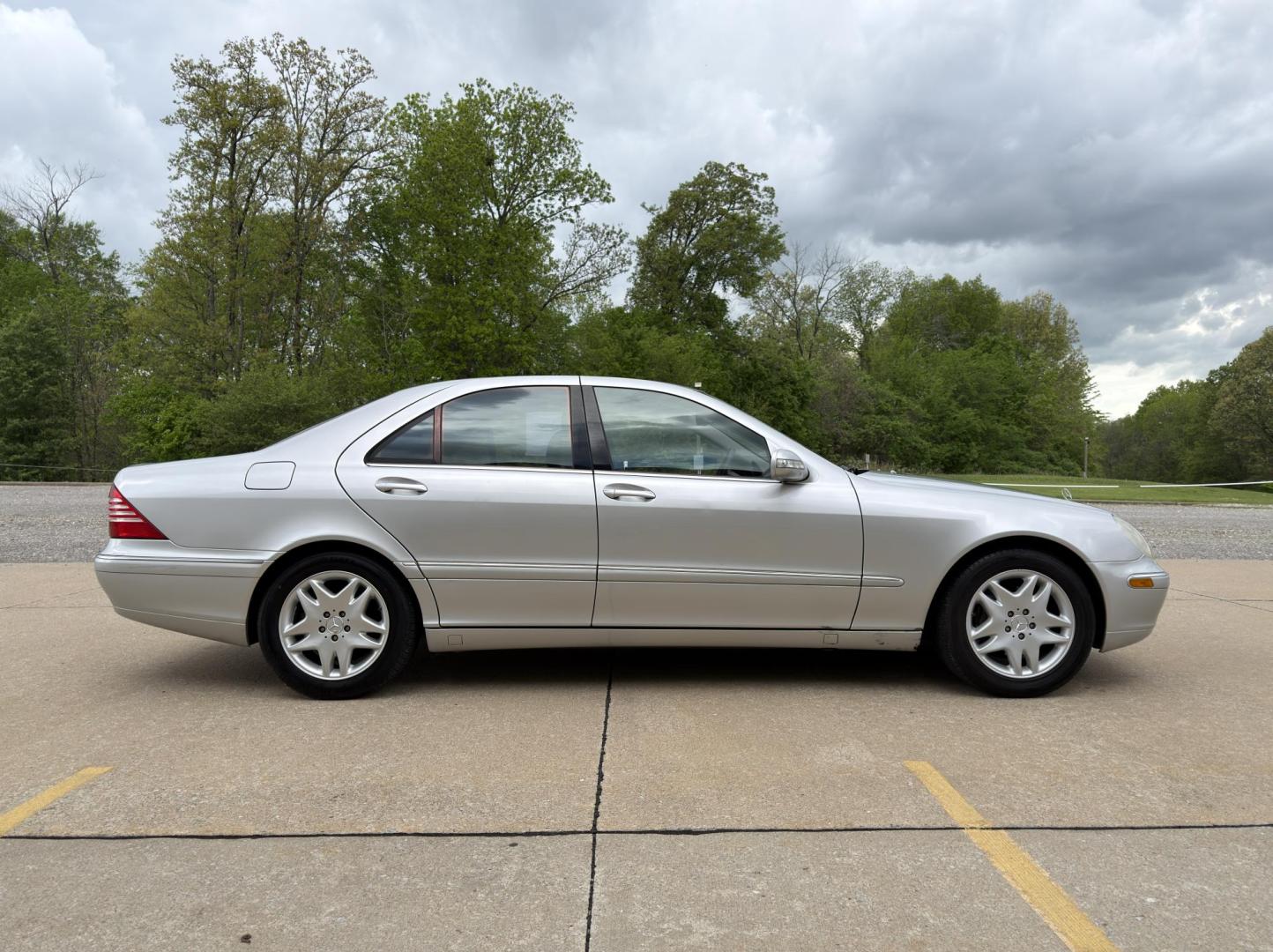 2006 SILVER /Gray Mercedes-Benz S-Class S350 (WDBNF67J76A) with an 3.7L V6 engine, Automatic transmission, located at 2990 Old Orchard Rd., Jackson, MO, 63755, 37.354214, -89.612106 - 2006 Mercedes-Benz S-Class S350 129xxx miles Rear Wheel Drive 3.7L V6 Automatic Leather Navigation Power/Heated Seats Sunroof Cruise Power Windows/Locks/Mirrors We have financing available and we accept trades! Fill out a credit application on our website or come by today! If you have an - Photo#7