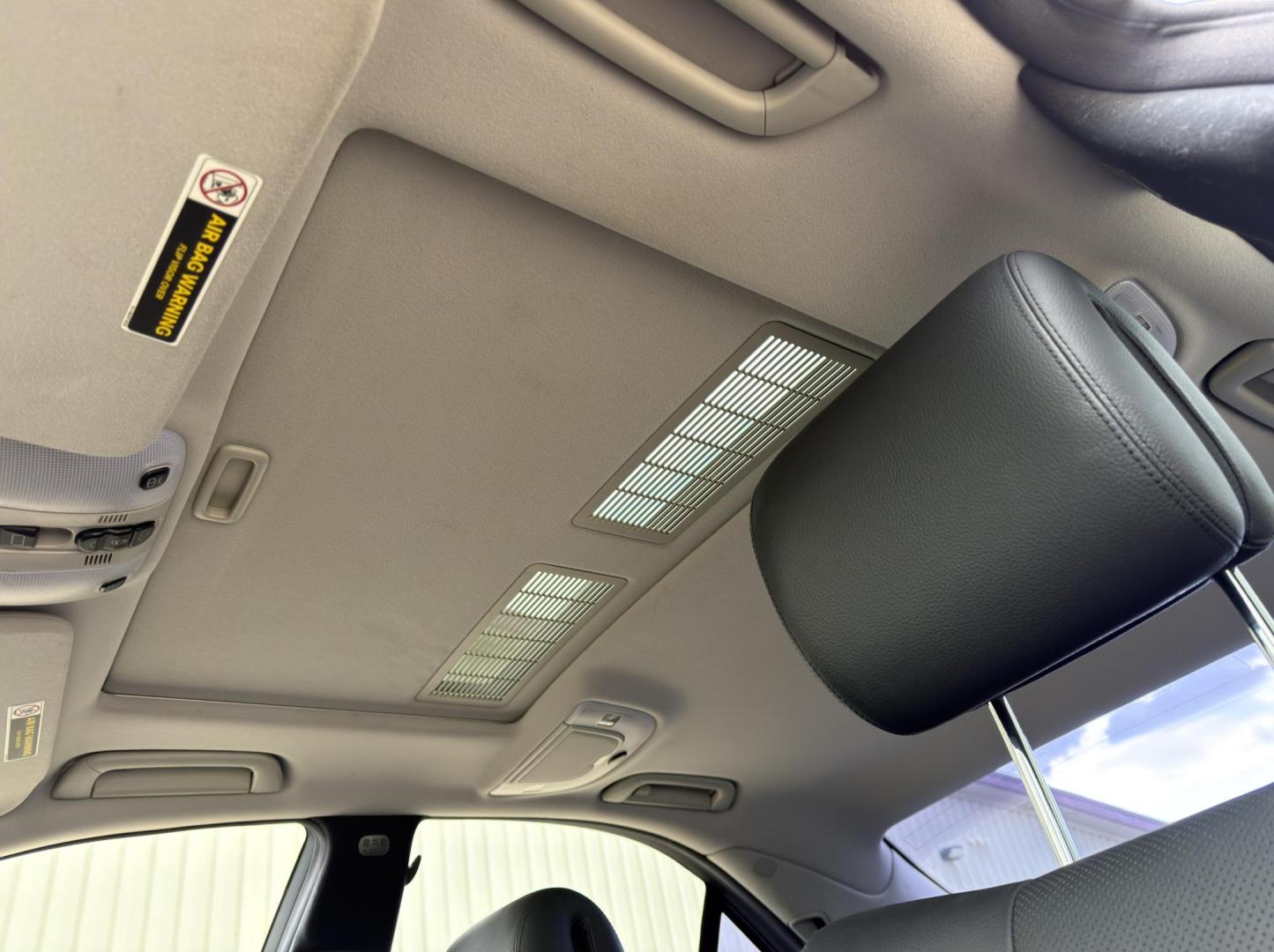 2006 SILVER /Gray Mercedes-Benz S-Class S350 (WDBNF67J76A) with an 3.7L V6 engine, Automatic transmission, located at 2990 Old Orchard Rd., Jackson, MO, 63755, 37.354214, -89.612106 - 2006 Mercedes-Benz S-Class S350 129xxx miles Rear Wheel Drive 3.7L V6 Automatic Leather Navigation Power/Heated Seats Sunroof Cruise Power Windows/Locks/Mirrors We have financing available and we accept trades! Fill out a credit application on our website or come by today! If you have an - Photo#4