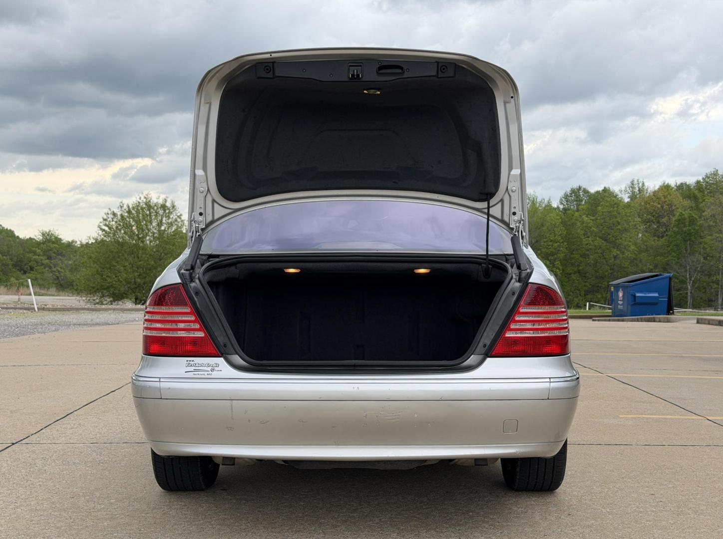 2006 SILVER /Gray Mercedes-Benz S-Class S350 (WDBNF67J76A) with an 3.7L V6 engine, Automatic transmission, located at 2990 Old Orchard Rd., Jackson, MO, 63755, 37.354214, -89.612106 - 2006 Mercedes-Benz S-Class S350 129xxx miles Rear Wheel Drive 3.7L V6 Automatic Leather Navigation Power/Heated Seats Sunroof Cruise Power Windows/Locks/Mirrors We have financing available and we accept trades! Fill out a credit application on our website or come by today! If you have an - Photo#18