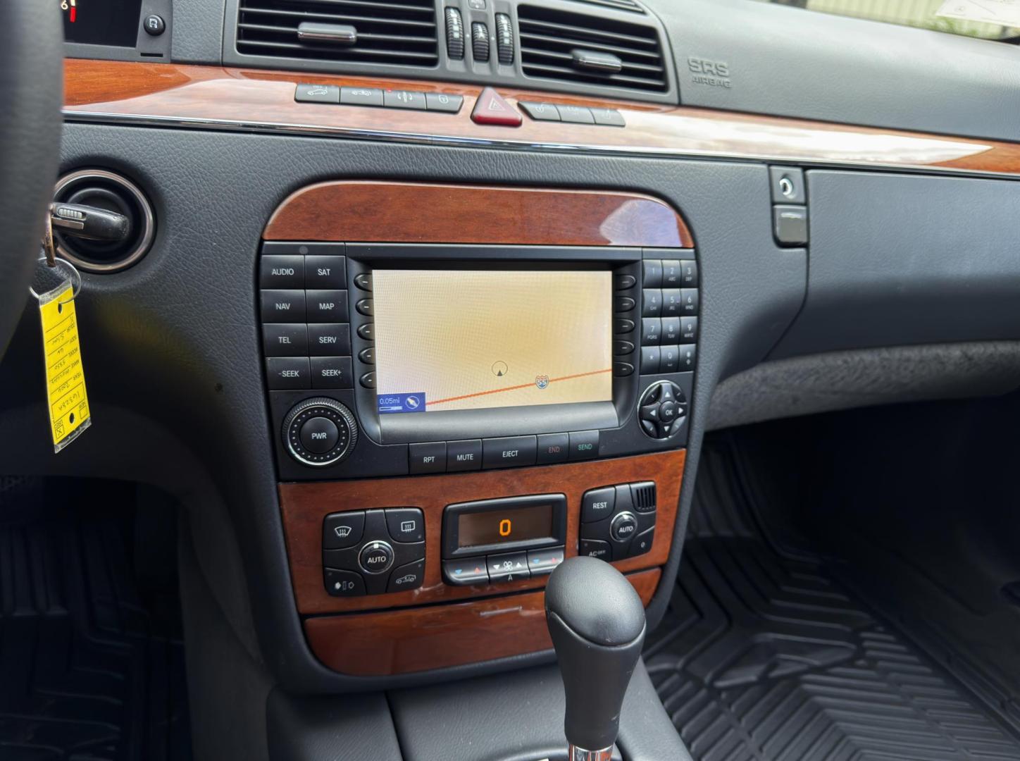 2006 SILVER /Gray Mercedes-Benz S-Class S350 (WDBNF67J76A) with an 3.7L V6 engine, Automatic transmission, located at 2990 Old Orchard Rd., Jackson, MO, 63755, 37.354214, -89.612106 - 2006 Mercedes-Benz S-Class S350 129xxx miles Rear Wheel Drive 3.7L V6 Automatic Leather Navigation Power/Heated Seats Sunroof Cruise Power Windows/Locks/Mirrors We have financing available and we accept trades! Fill out a credit application on our website or come by today! If you have an - Photo#26