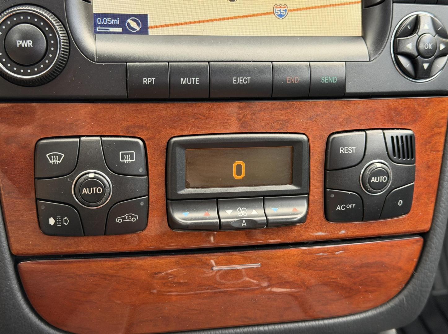 2006 SILVER /Gray Mercedes-Benz S-Class S350 (WDBNF67J76A) with an 3.7L V6 engine, Automatic transmission, located at 2990 Old Orchard Rd., Jackson, MO, 63755, 37.354214, -89.612106 - 2006 Mercedes-Benz S-Class S350 129xxx miles Rear Wheel Drive 3.7L V6 Automatic Leather Navigation Power/Heated Seats Sunroof Cruise Power Windows/Locks/Mirrors We have financing available and we accept trades! Fill out a credit application on our website or come by today! If you have an - Photo#27