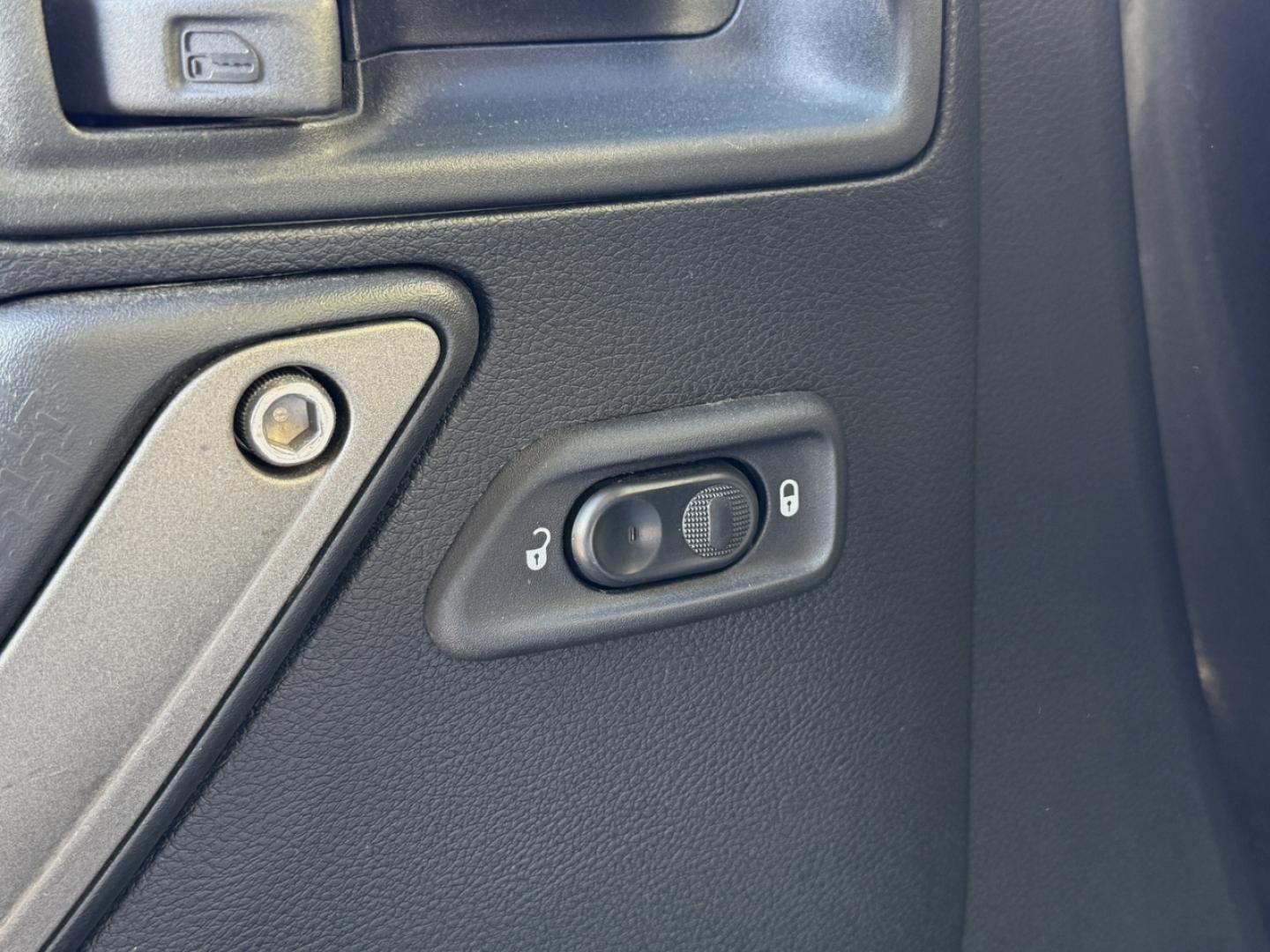 2018 GRAY /Black Jeep Wrangler Unlimited Sport 4WD (1C4BJWDG8JL) with an 3.6L V6 engine, Automatic transmission, located at 2990 Old Orchard Rd., Jackson, MO, 63755, 37.354214, -89.612106 - 2018 Jeep Wrangler Unlimited Sport 1-Owner 81xxx miles 4 Wheel Drive 3.6L V6 Automatic Heated Seats Bluetooth Remote Start Cruise Power Windows/Locks/Mirrors We have financing available and we accept trades! Fill out a credit application on our website or come by today! If you have any q - Photo#26