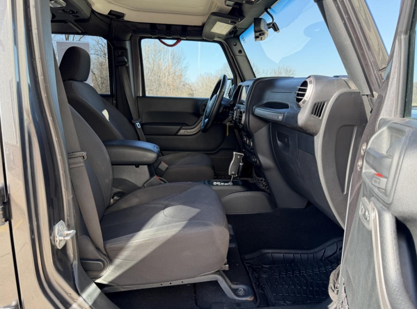 2018 GRAY /Black Jeep Wrangler Unlimited Sport 4WD (1C4BJWDG8JL) with an 3.6L V6 engine, Automatic transmission, located at 2990 Old Orchard Rd., Jackson, MO, 63755, 37.354214, -89.612106 - 2018 Jeep Wrangler Unlimited Sport 1-Owner 81xxx miles 4 Wheel Drive 3.6L V6 Automatic Heated Seats Bluetooth Remote Start Cruise Power Windows/Locks/Mirrors We have financing available and we accept trades! Fill out a credit application on our website or come by today! If you have any q - Photo#15