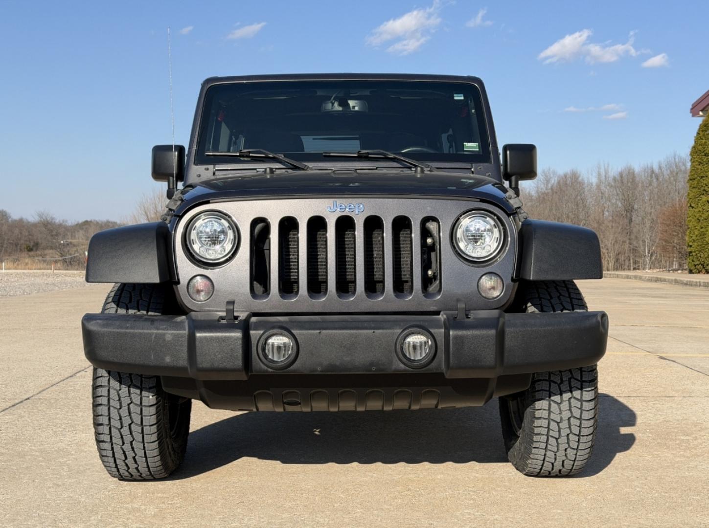 2018 GRAY /Black Jeep Wrangler Unlimited Sport 4WD (1C4BJWDG8JL) with an 3.6L V6 engine, Automatic transmission, located at 2990 Old Orchard Rd., Jackson, MO, 63755, 37.354214, -89.612106 - 2018 Jeep Wrangler Unlimited Sport 1-Owner 81xxx miles 4 Wheel Drive 3.6L V6 Automatic Heated Seats Bluetooth Remote Start Cruise Power Windows/Locks/Mirrors We have financing available and we accept trades! Fill out a credit application on our website or come by today! If you have any q - Photo#11