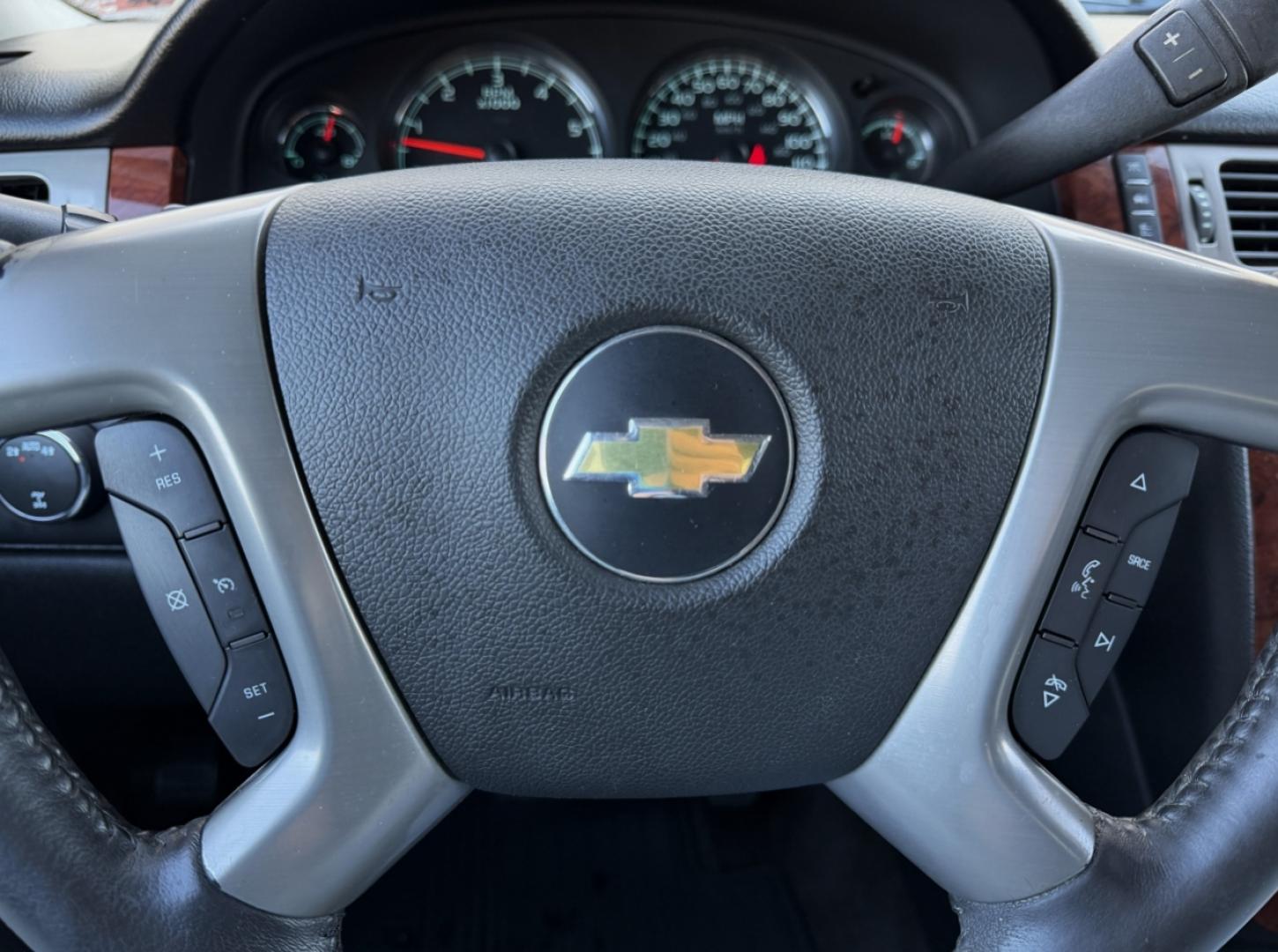 2013 BLUE /Black Chevrolet Avalanche LT (3GNTKFE79DG) with an 5.3L V8 engine, Automatic transmission, located at 2990 Old Orchard Rd., Jackson, MO, 63755, 37.354214, -89.612106 - 2013 Chevrolet Avalanche LT Black Diamond 188xxx miles 4x4 5.3L V8 Automatic Leather Power/Heated Seats Backup Camera Sunroof Remote Start Cruise Power Windows/Locks/Mirrors We have financing available and we accept trades! Fill out a credit application on our website or come by today! - Photo#24