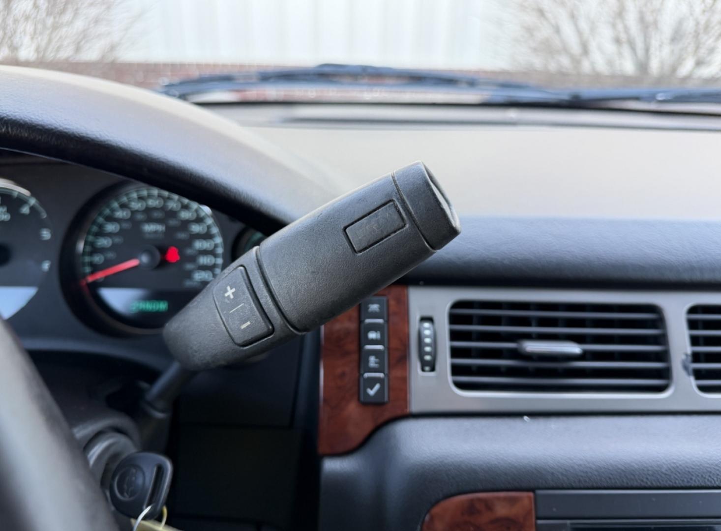 2013 BLUE /Black Chevrolet Avalanche LT (3GNTKFE79DG) with an 5.3L V8 engine, Automatic transmission, located at 2990 Old Orchard Rd., Jackson, MO, 63755, 37.354214, -89.612106 - 2013 Chevrolet Avalanche LT Black Diamond 188xxx miles 4x4 5.3L V8 Automatic Leather Power/Heated Seats Backup Camera Sunroof Remote Start Cruise Power Windows/Locks/Mirrors We have financing available and we accept trades! Fill out a credit application on our website or come by today! - Photo#25