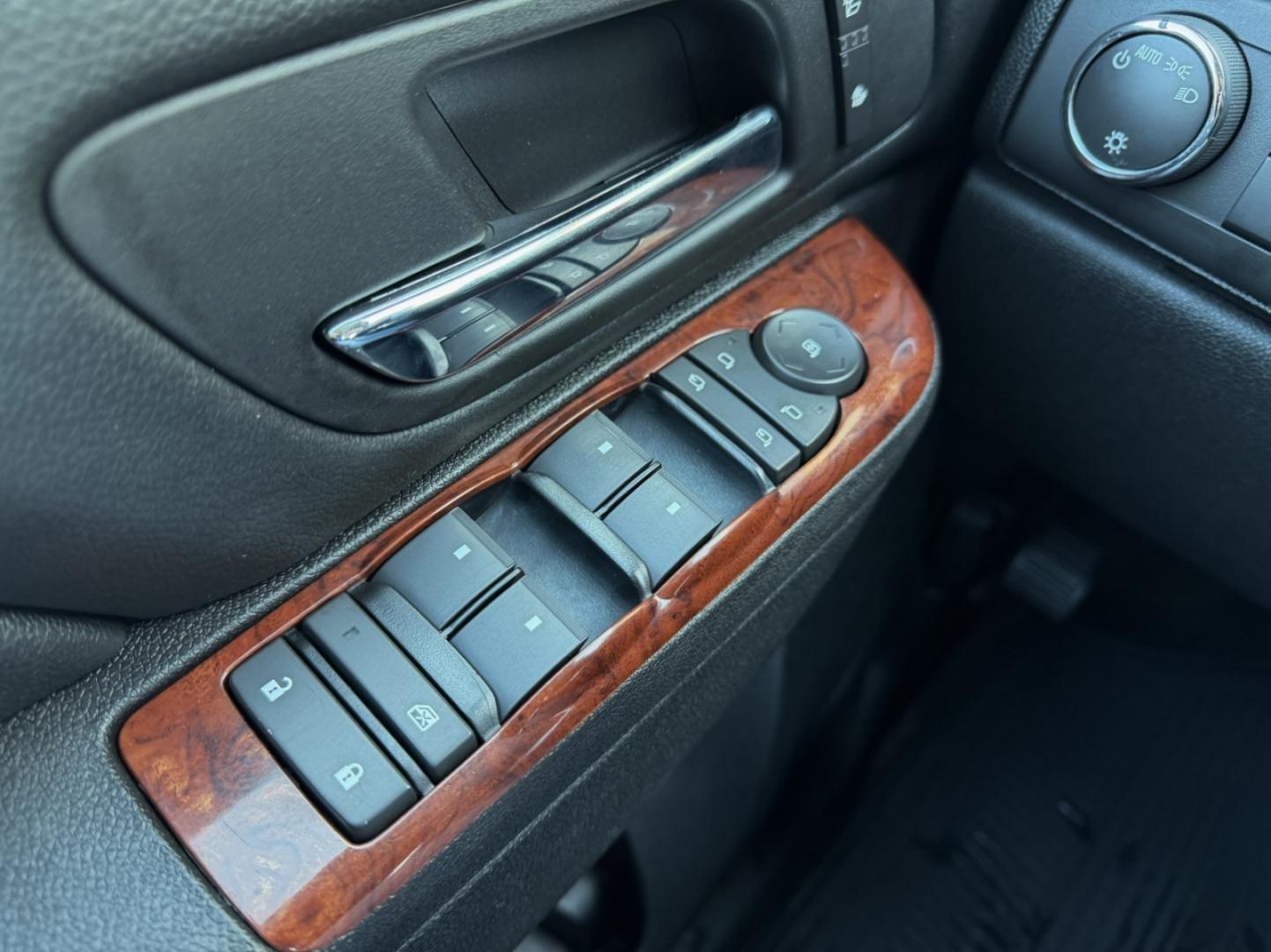 2013 BLUE /Black Chevrolet Avalanche LT (3GNTKFE79DG) with an 5.3L V8 engine, Automatic transmission, located at 2990 Old Orchard Rd., Jackson, MO, 63755, 37.354214, -89.612106 - 2013 Chevrolet Avalanche LT Black Diamond 188xxx miles 4x4 5.3L V8 Automatic Leather Power/Heated Seats Backup Camera Sunroof Remote Start Cruise Power Windows/Locks/Mirrors We have financing available and we accept trades! Fill out a credit application on our website or come by today! - Photo#29