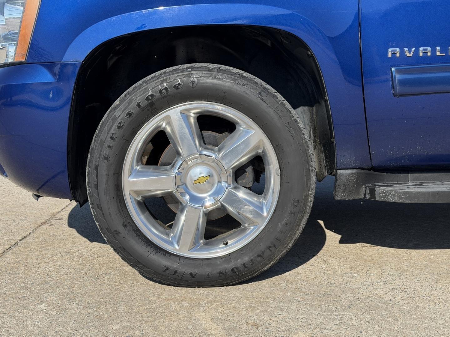 2013 BLUE /Black Chevrolet Avalanche LT (3GNTKFE79DG) with an 5.3L V8 engine, Automatic transmission, located at 2990 Old Orchard Rd., Jackson, MO, 63755, 37.354214, -89.612106 - 2013 Chevrolet Avalanche LT Black Diamond 188xxx miles 4x4 5.3L V8 Automatic Leather Power/Heated Seats Backup Camera Sunroof Remote Start Cruise Power Windows/Locks/Mirrors We have financing available and we accept trades! Fill out a credit application on our website or come by today! - Photo#36