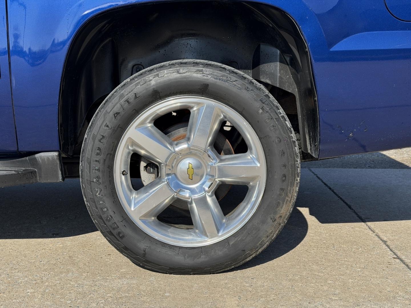 2013 BLUE /Black Chevrolet Avalanche LT (3GNTKFE79DG) with an 5.3L V8 engine, Automatic transmission, located at 2990 Old Orchard Rd., Jackson, MO, 63755, 37.354214, -89.612106 - 2013 Chevrolet Avalanche LT Black Diamond 188xxx miles 4x4 5.3L V8 Automatic Leather Power/Heated Seats Backup Camera Sunroof Remote Start Cruise Power Windows/Locks/Mirrors We have financing available and we accept trades! Fill out a credit application on our website or come by today! - Photo#37