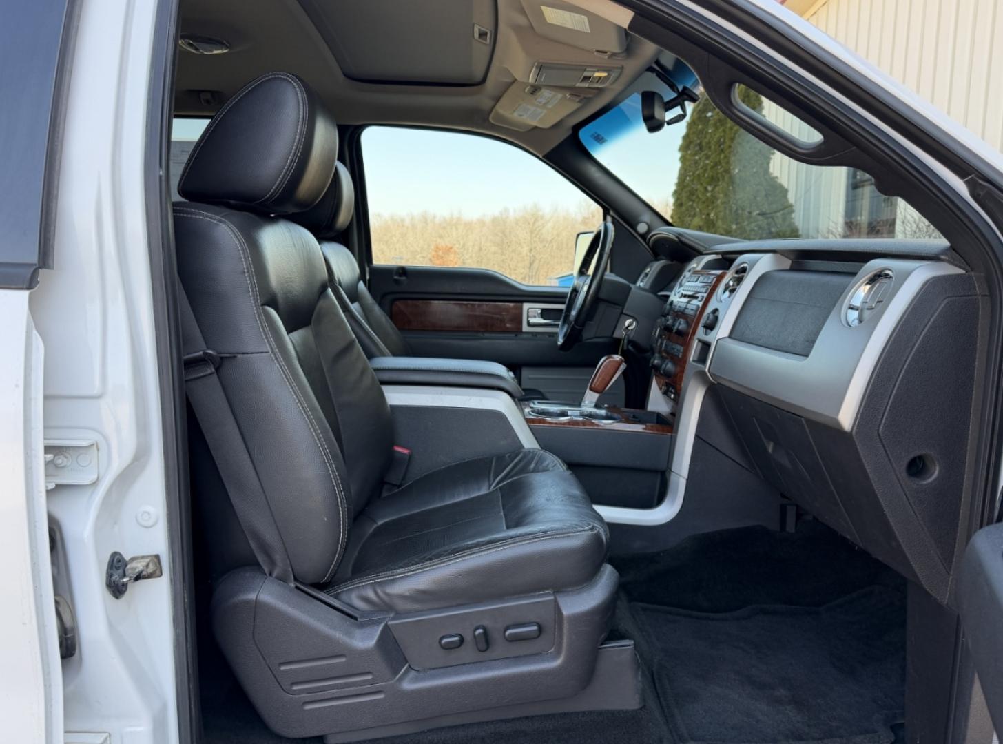 2010 WHITE /Black Ford F-150 Lariat (1FTFW1EV7AF) with an 5.4L V8 engine, Automatic transmission, located at 2990 Old Orchard Rd., Jackson, MO, 63755, 37.354214, -89.612106 - 2010 Ford F-150 Lariat 149xxx miles 4x4 5.4L V8 Automatic Power/Heated/Cooled Seats Backup Camera Sunroof Bluetooth Cruise Power Windows/Locks/Mirrors We have financing available and we accept trades! Fill out a credit application on our website or come by today! If you have any question - Photo#17