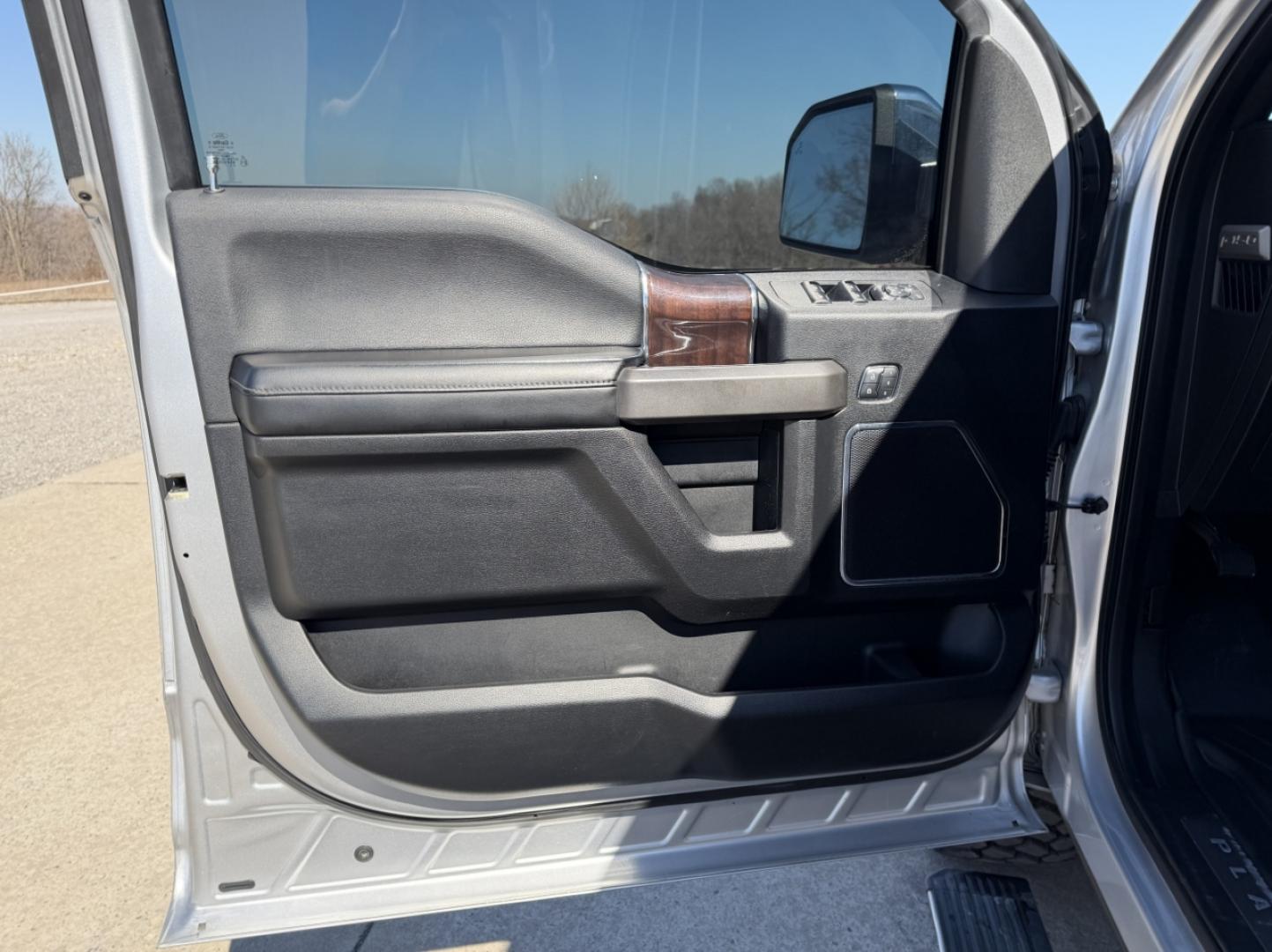 2015 WHITE /Black Ford F-150 Platinum (1FTEW1EG0FF) with an 3.5L V6 engine, Automatic transmission, located at 2990 Old Orchard Rd., Jackson, MO, 63755, 37.354214, -89.612106 - 2015 Ford F-150 Platinum 173xxx miles 4x4 3.5L V6 Automatic Leather Navigation Power/Heated/Cooled Seats Heated Rear Seats Heated Steering Wheel Backup Camera Sunroof Power Running Boards Bluetooth Remote Start Cruise Power Windows/Locks/Mirrors We have financing available and we ac - Photo#19