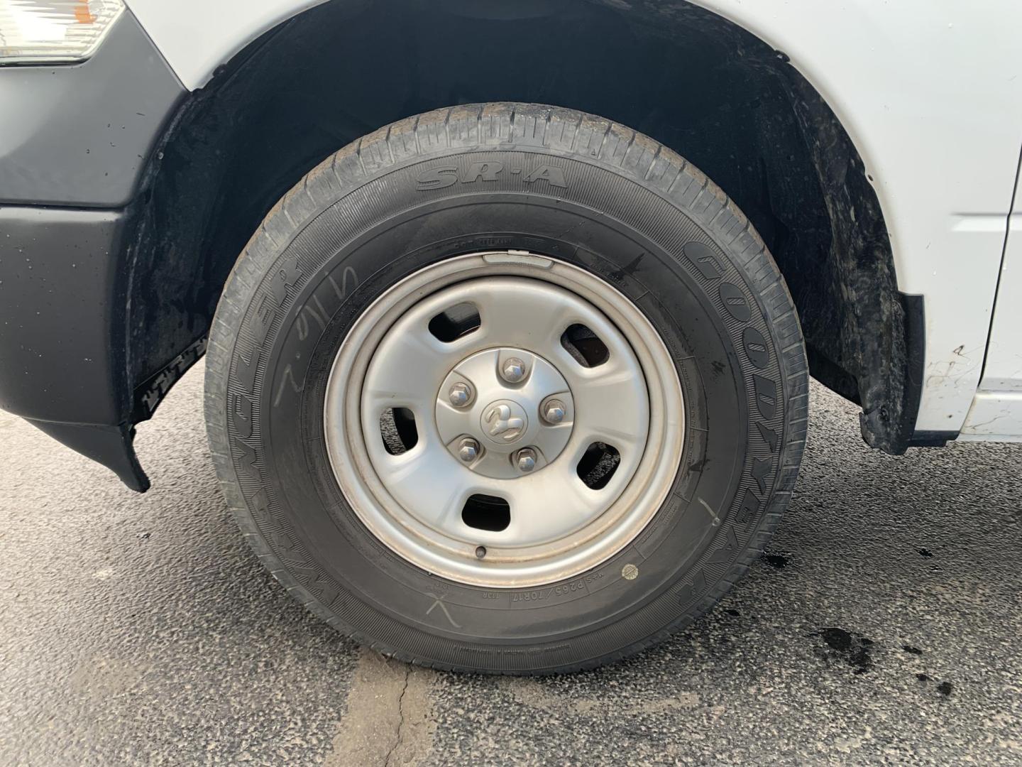 2019 WHITE /GRAY RAM 1500 Tradesman Quad Cab 4WD (1C6RR7FTXKS) with an 5.7L V8 OHV 16V engine, Automatic transmission, located at 506 S. Kingshighway, Cape Girardeau, MO, 63703, (573) 235-5000, 37.294991, -89.553635 - 2019 Ram 1500 Classic Only 66,xxx miles 4x4 Alarm System Cloth Seats Cruise Control Folding Rear Seat Power Outlet Power Windows Remote Keyless Entry Tilt Steering Wheel We have financing available and we accept trades! Fill out a credit application on our website or come by today! If - Photo#28