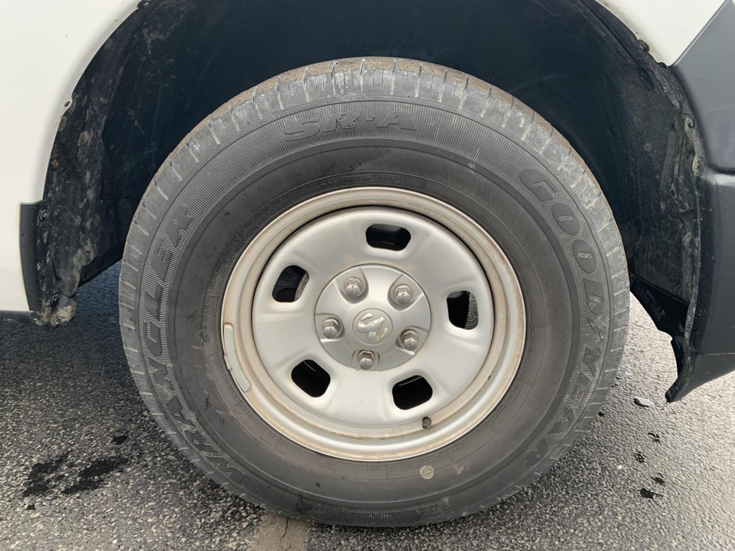 2019 WHITE /GRAY RAM 1500 Tradesman Quad Cab 4WD (1C6RR7FTXKS) with an 5.7L V8 OHV 16V engine, Automatic transmission, located at 506 S. Kingshighway, Cape Girardeau, MO, 63703, (573) 235-5000, 37.294991, -89.553635 - 2019 Ram 1500 Classic Only 66,xxx miles 4x4 Alarm System Cloth Seats Cruise Control Folding Rear Seat Power Outlet Power Windows Remote Keyless Entry Tilt Steering Wheel We have financing available and we accept trades! Fill out a credit application on our website or come by today! If - Photo#31