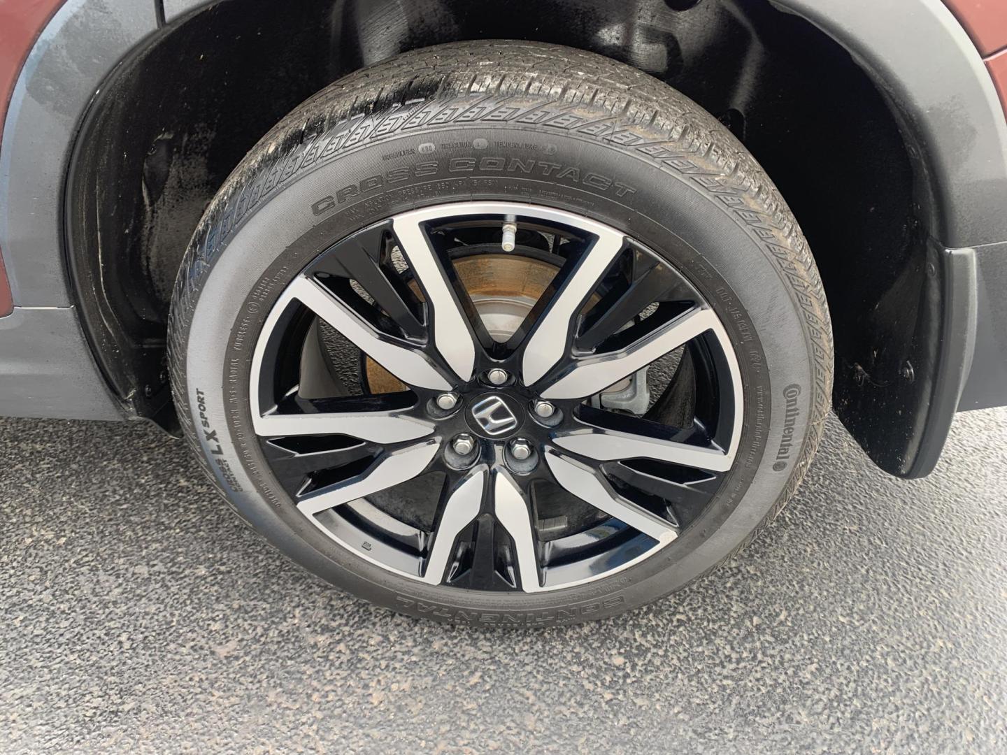 2021 MAROON /TAN Honda Pilot Touring AWD w/Rear Captains Chairs (5FNYF6H69MB) with an 3.5L V6 SOHC 24V engine, Automatic transmission, located at 506 S. Kingshighway, Cape Girardeau, MO, 63703, (573) 235-5000, 37.294991, -89.553635 - 2021 Honda Pilot Touring 88,xxx miles Rear Entertainment All Wheel Drive Cruise Bluetooth Keyless entry Push Button Start Back-up Camera Power Seats Heated Seats We have financing available and we accept trades! Fill out a credit application on our website or come by today! If you ha - Photo#37