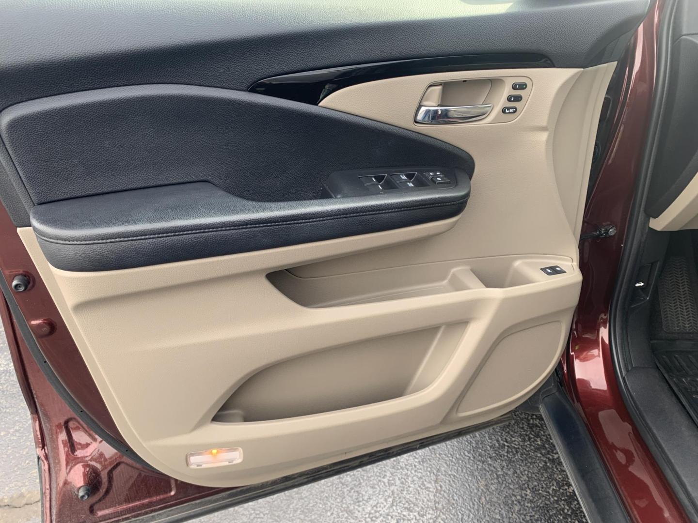 2021 MAROON /TAN Honda Pilot Touring AWD w/Rear Captains Chairs (5FNYF6H69MB) with an 3.5L V6 SOHC 24V engine, Automatic transmission, located at 506 S. Kingshighway, Cape Girardeau, MO, 63703, (573) 235-5000, 37.294991, -89.553635 - 2021 Honda Pilot Touring 88,xxx miles Rear Entertainment All Wheel Drive Cruise Bluetooth Keyless entry Push Button Start Back-up Camera Power Seats Heated Seats We have financing available and we accept trades! Fill out a credit application on our website or come by today! If you ha - Photo#18