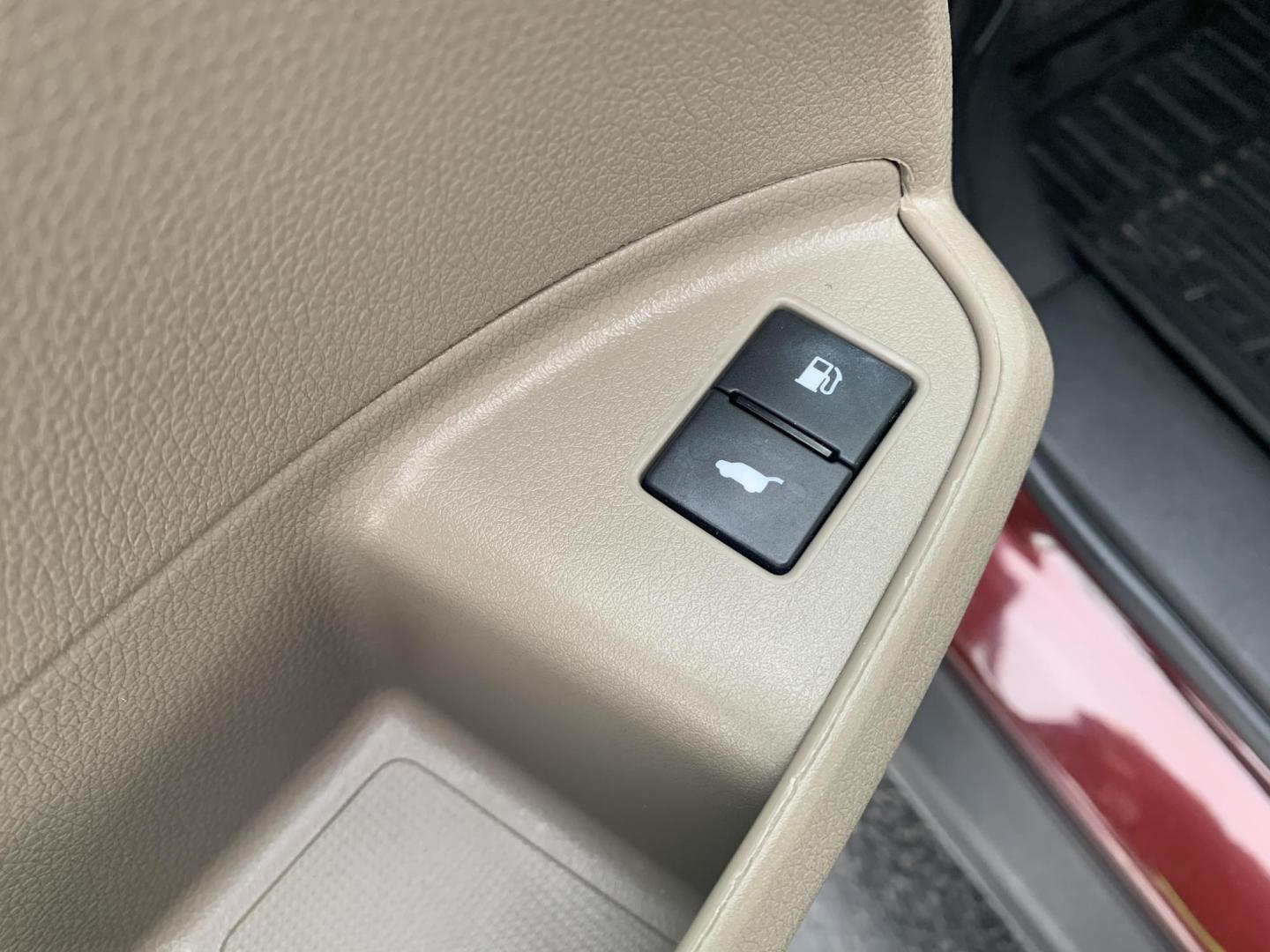 2021 MAROON /TAN Honda Pilot Touring AWD w/Rear Captains Chairs (5FNYF6H69MB) with an 3.5L V6 SOHC 24V engine, Automatic transmission, located at 506 S. Kingshighway, Cape Girardeau, MO, 63703, (573) 235-5000, 37.294991, -89.553635 - 2021 Honda Pilot Touring 88,xxx miles Rear Entertainment All Wheel Drive Cruise Bluetooth Keyless entry Push Button Start Back-up Camera Power Seats Heated Seats We have financing available and we accept trades! Fill out a credit application on our website or come by today! If you ha - Photo#20