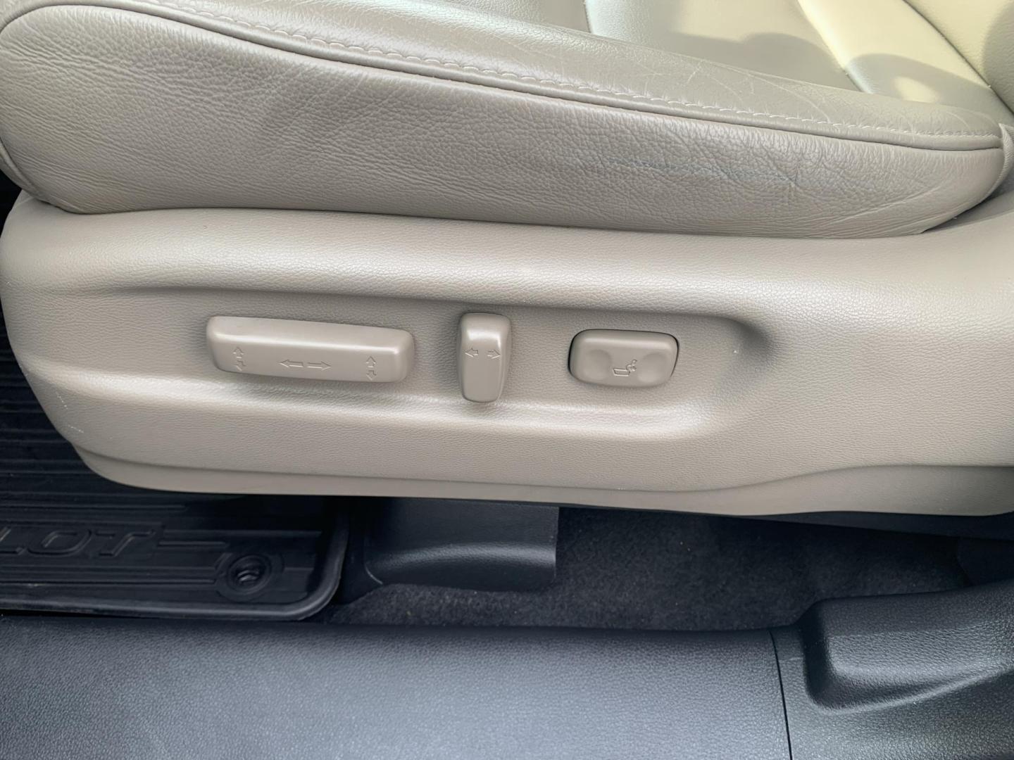 2021 MAROON /TAN Honda Pilot Touring AWD w/Rear Captains Chairs (5FNYF6H69MB) with an 3.5L V6 SOHC 24V engine, Automatic transmission, located at 506 S. Kingshighway, Cape Girardeau, MO, 63703, (573) 235-5000, 37.294991, -89.553635 - 2021 Honda Pilot Touring 88,xxx miles Rear Entertainment All Wheel Drive Cruise Bluetooth Keyless entry Push Button Start Back-up Camera Power Seats Heated Seats We have financing available and we accept trades! Fill out a credit application on our website or come by today! If you ha - Photo#21