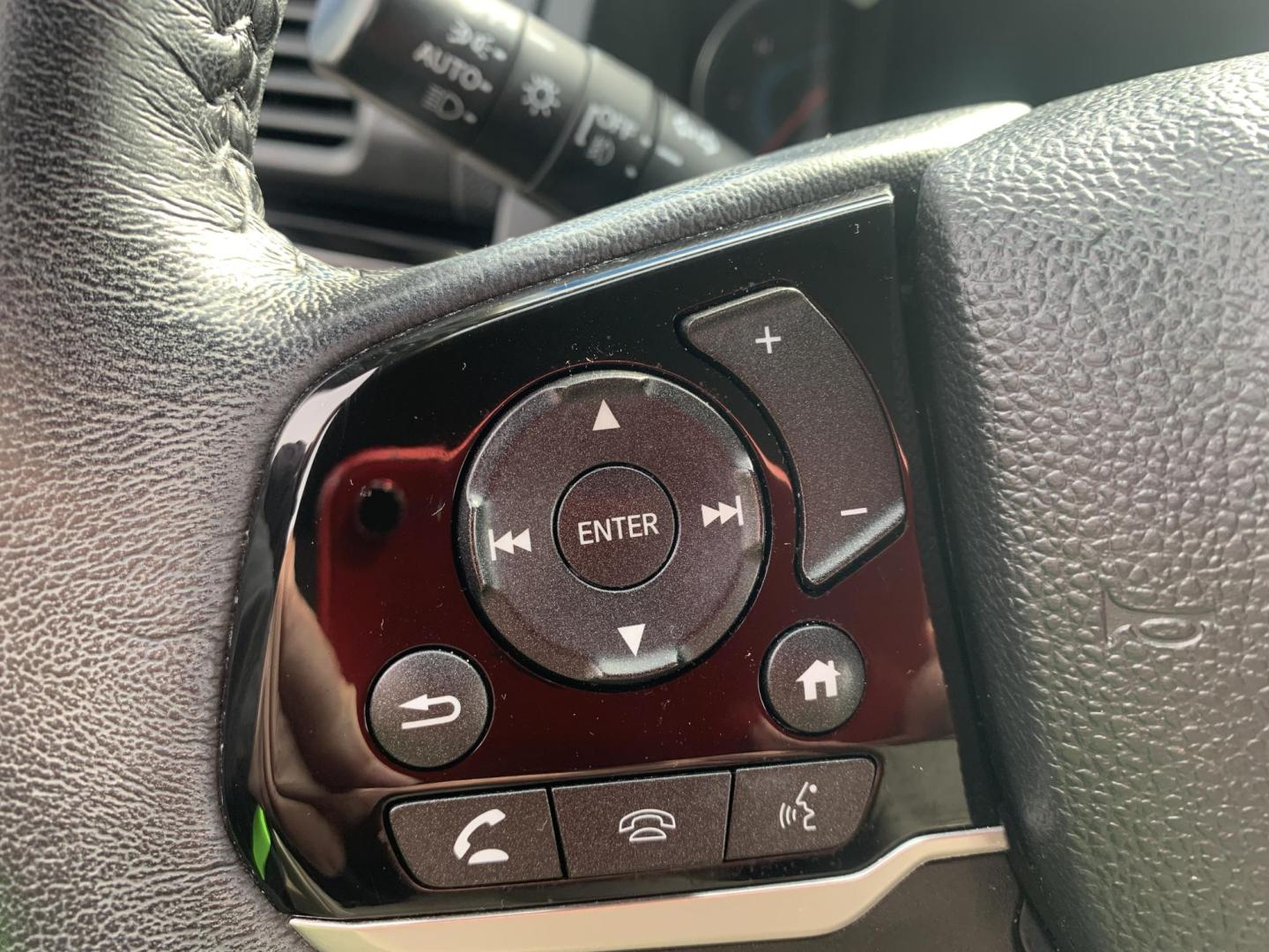 2021 MAROON /TAN Honda Pilot Touring AWD w/Rear Captains Chairs (5FNYF6H69MB) with an 3.5L V6 SOHC 24V engine, Automatic transmission, located at 506 S. Kingshighway, Cape Girardeau, MO, 63703, (573) 235-5000, 37.294991, -89.553635 - 2021 Honda Pilot Touring 88,xxx miles Rear Entertainment All Wheel Drive Cruise Bluetooth Keyless entry Push Button Start Back-up Camera Power Seats Heated Seats We have financing available and we accept trades! Fill out a credit application on our website or come by today! If you ha - Photo#23